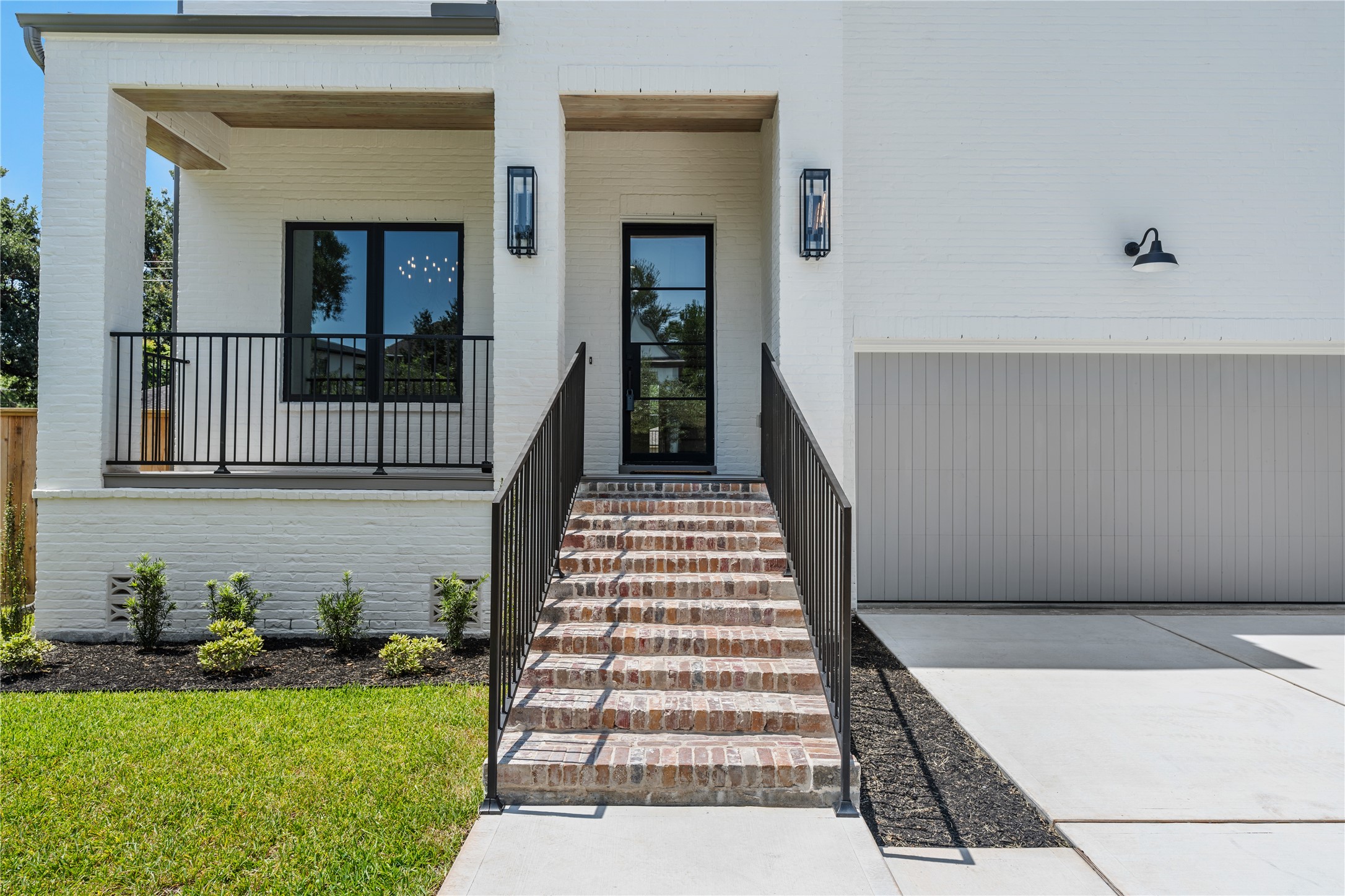 4009 Newshire Drive Property Photo 2