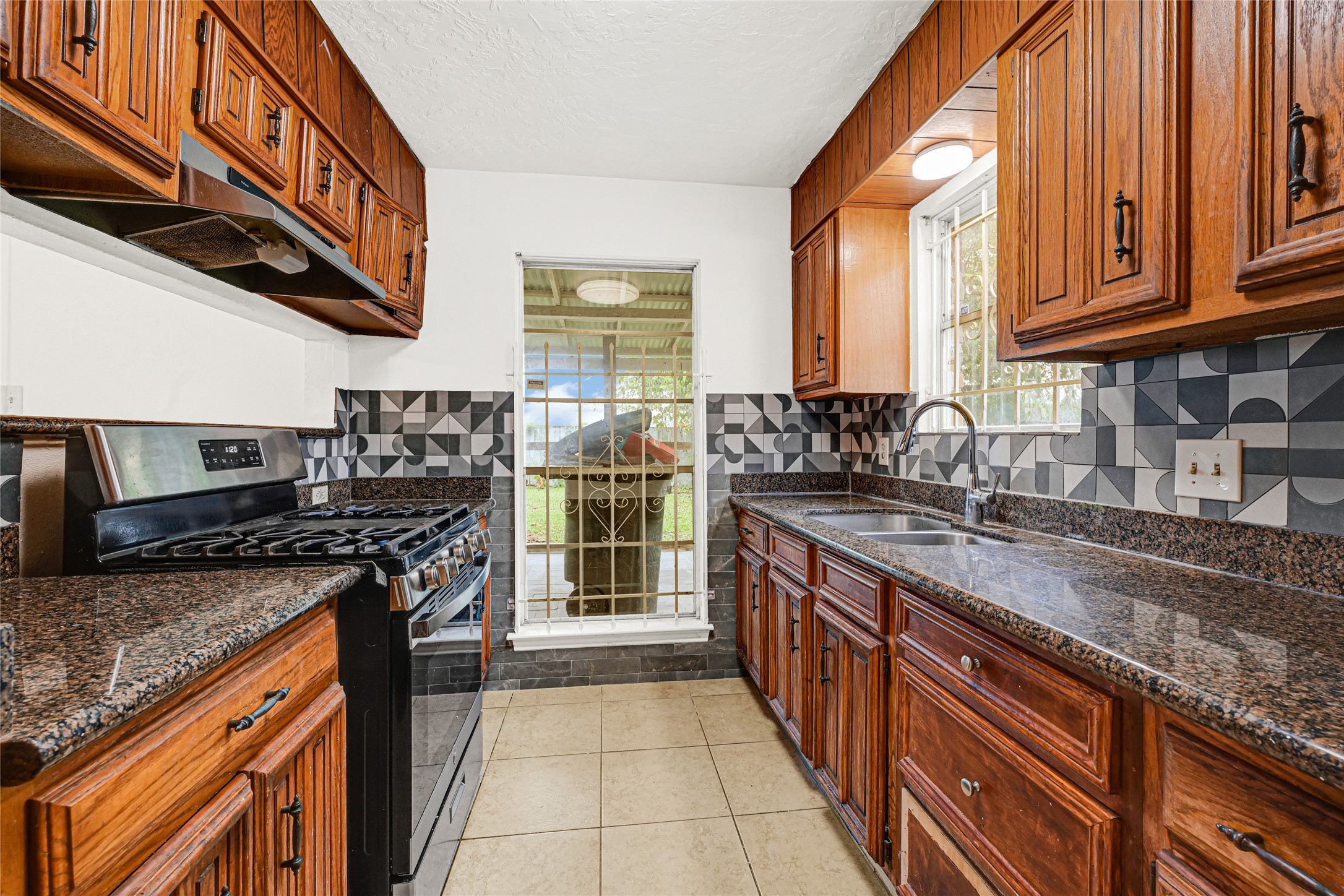 15011 Royal Shadows Drive Property Photo 8