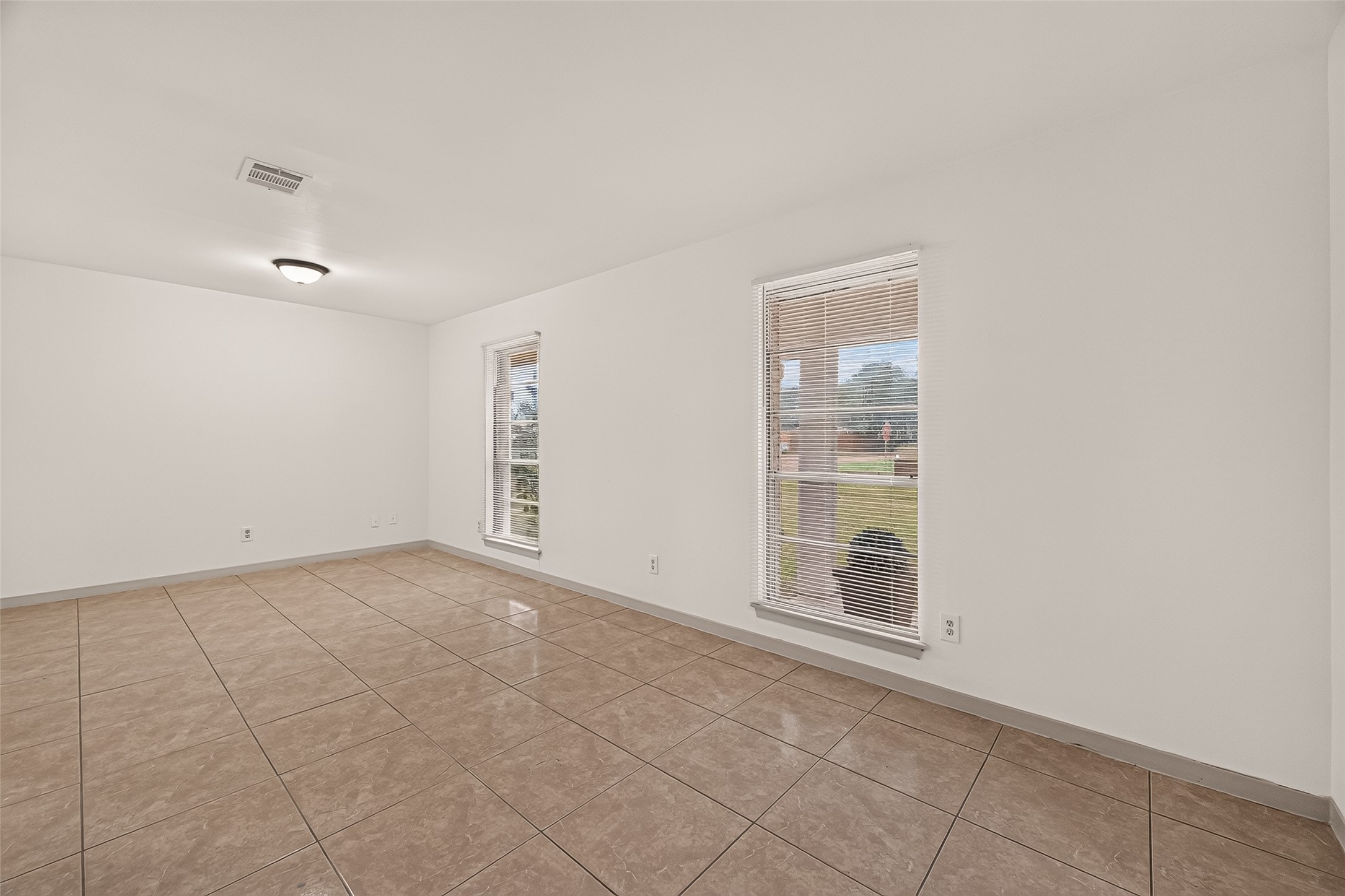 1003 Eastlake Street Property Photo 3
