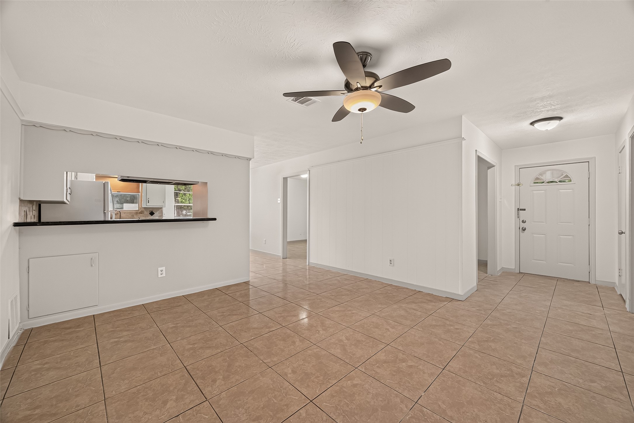 1003 Eastlake Street Property Photo 7