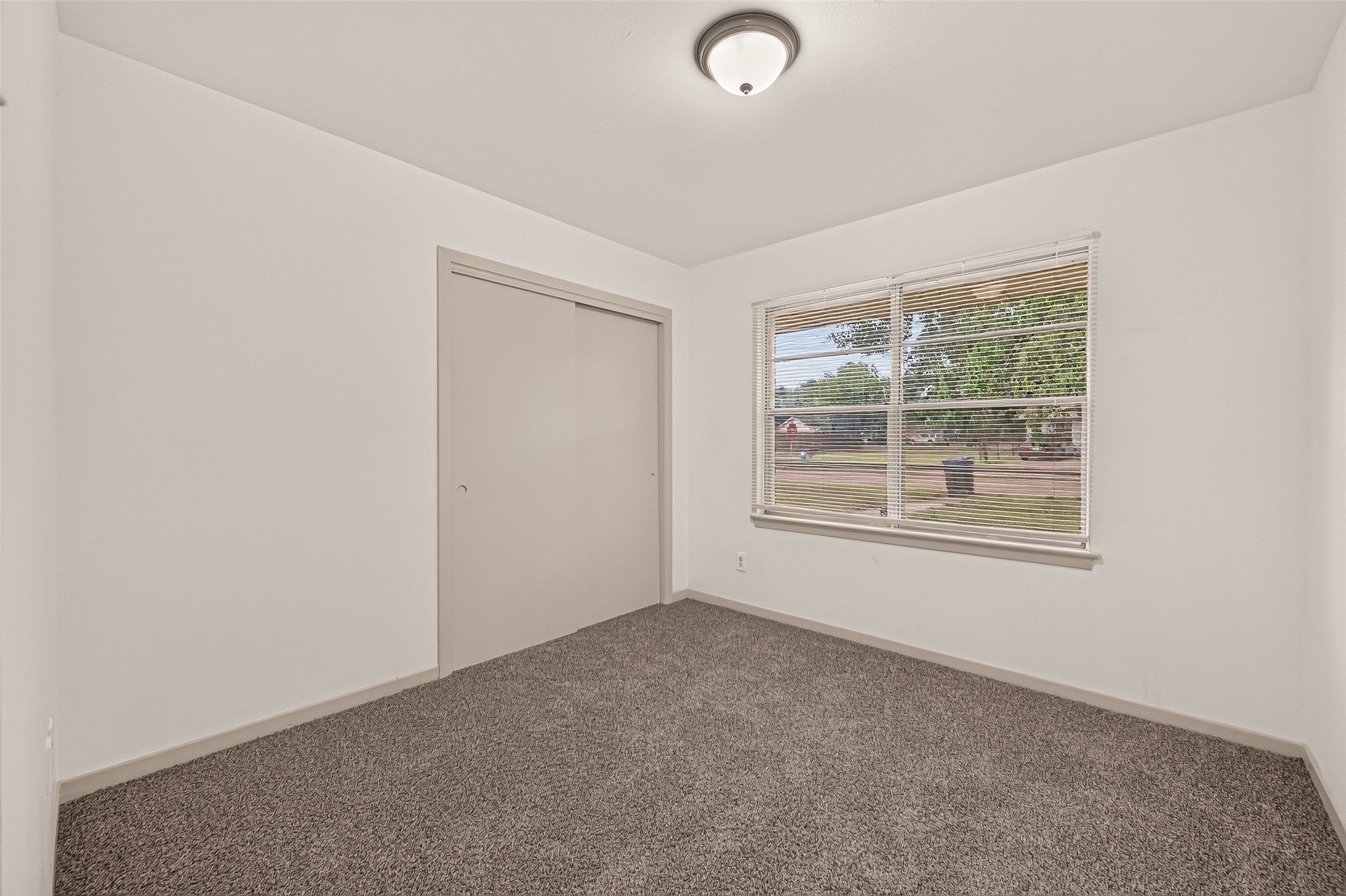 1003 Eastlake Street Property Photo 19
