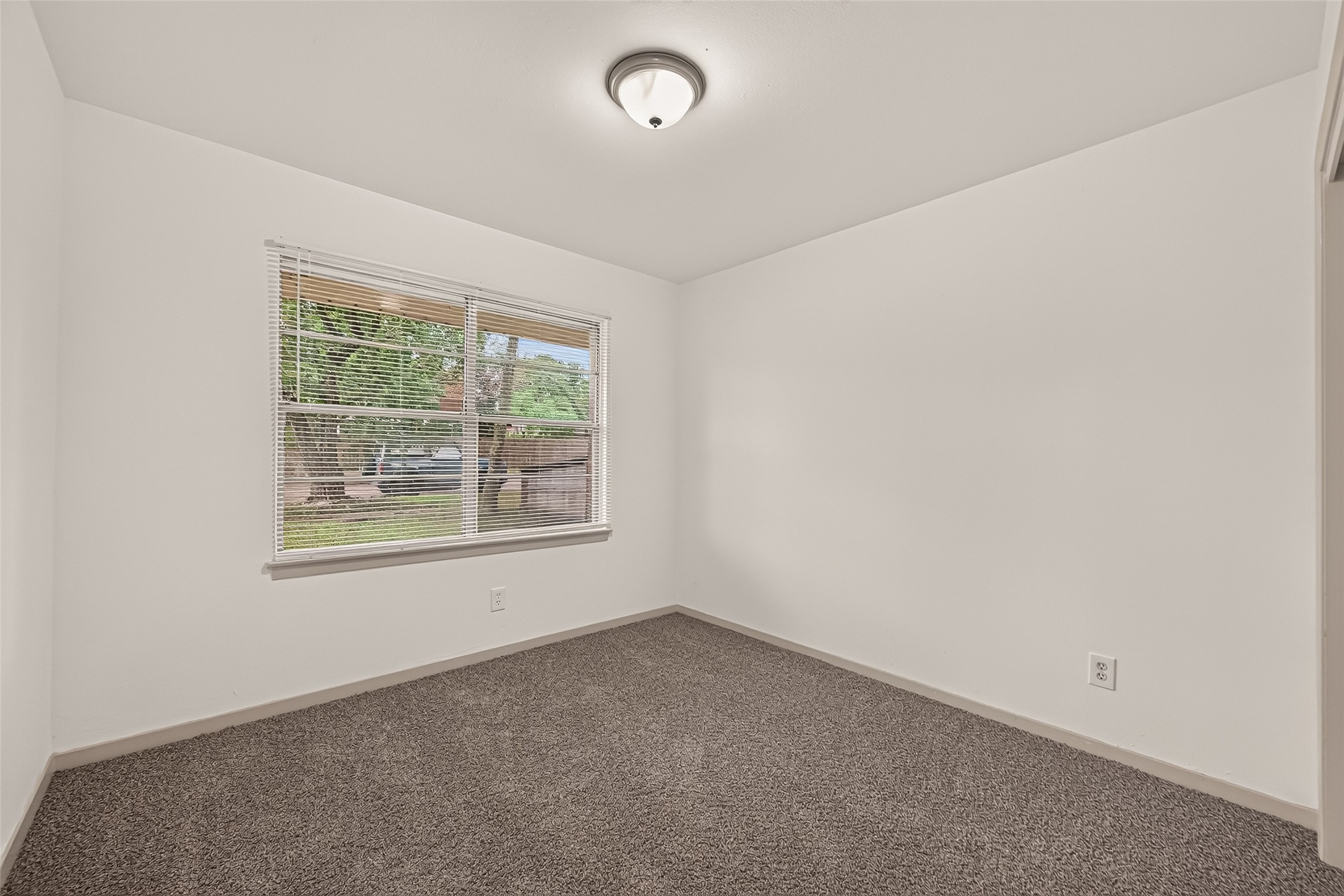 1003 Eastlake Street Property Photo 21