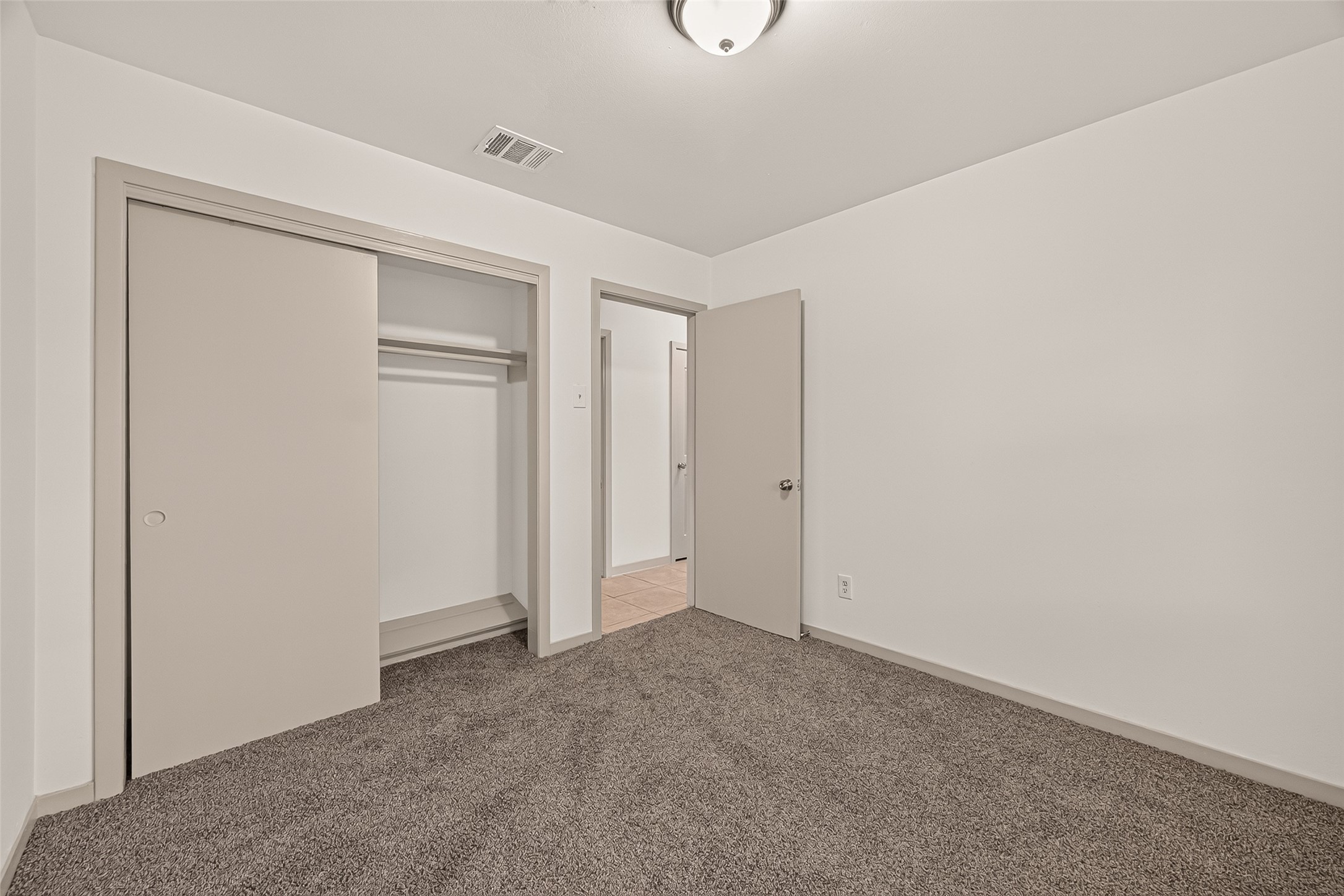 1003 Eastlake Street Property Photo 22