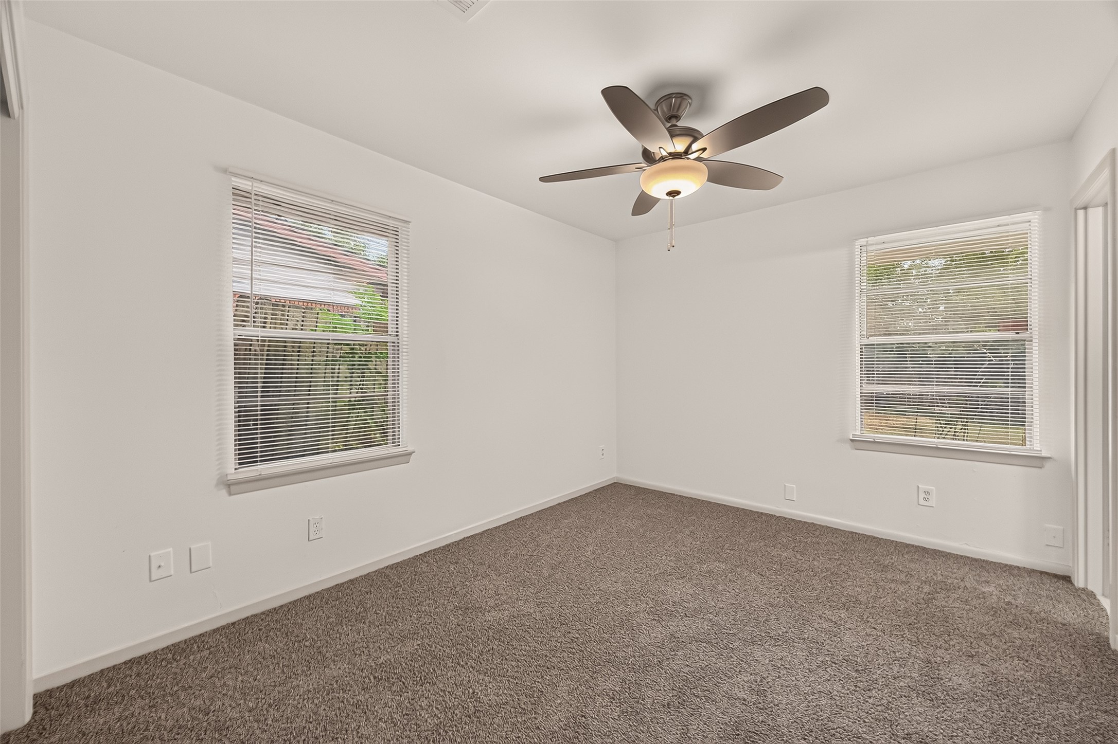 1003 Eastlake Street Property Photo 23