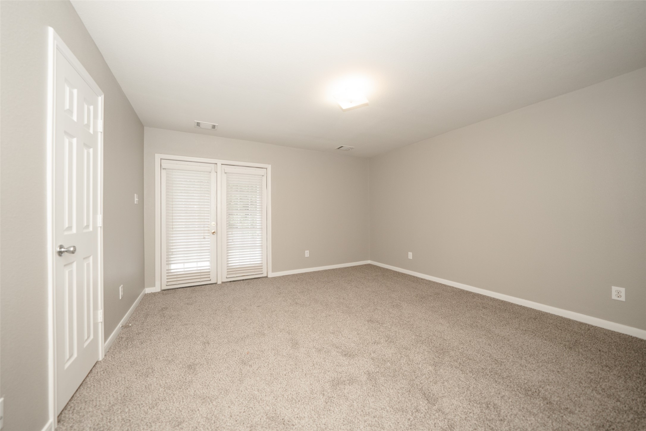 28894 Llano River Loop Property Photo 12