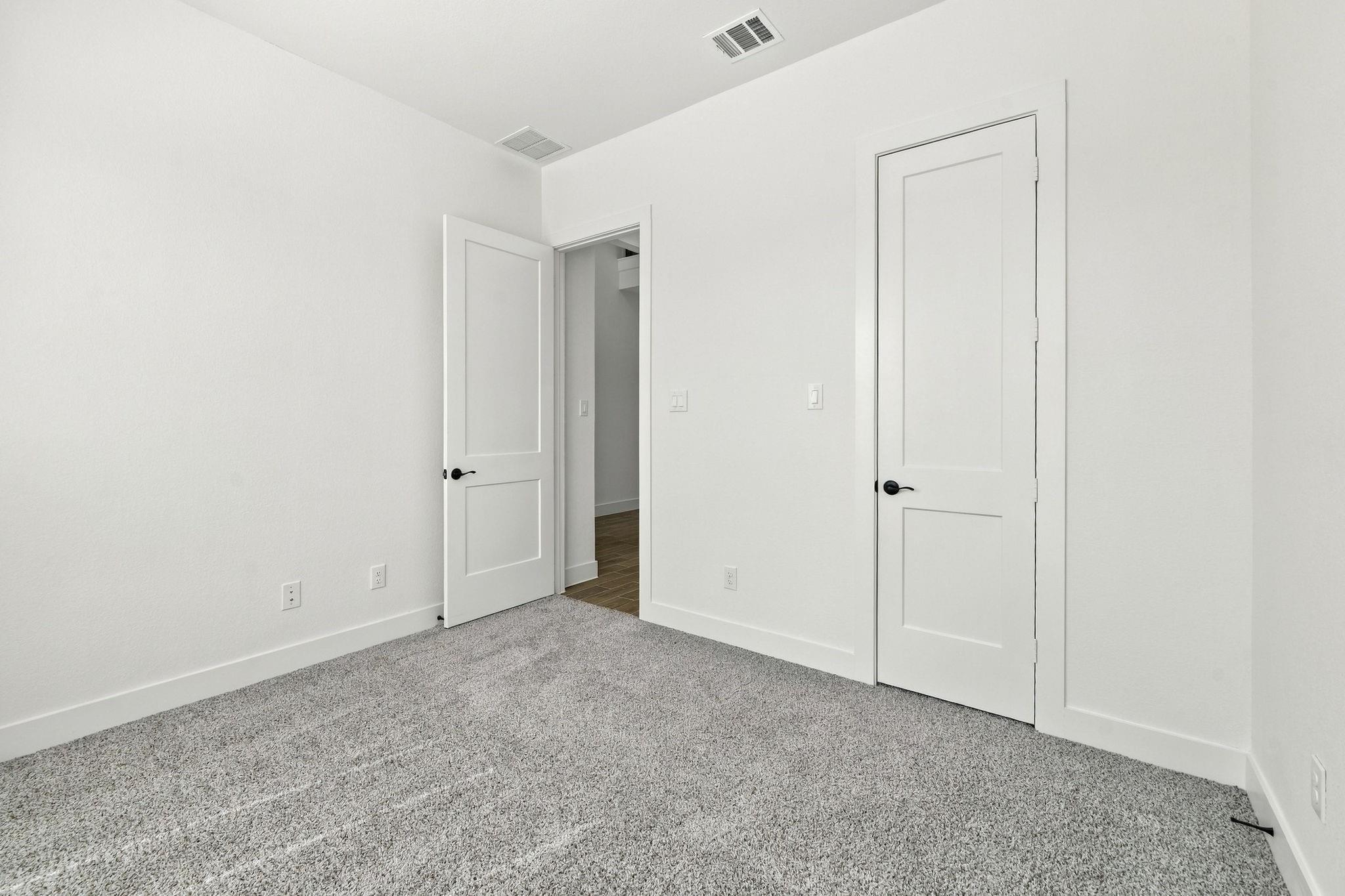 429 Darling Creek Lane Property Photo 4
