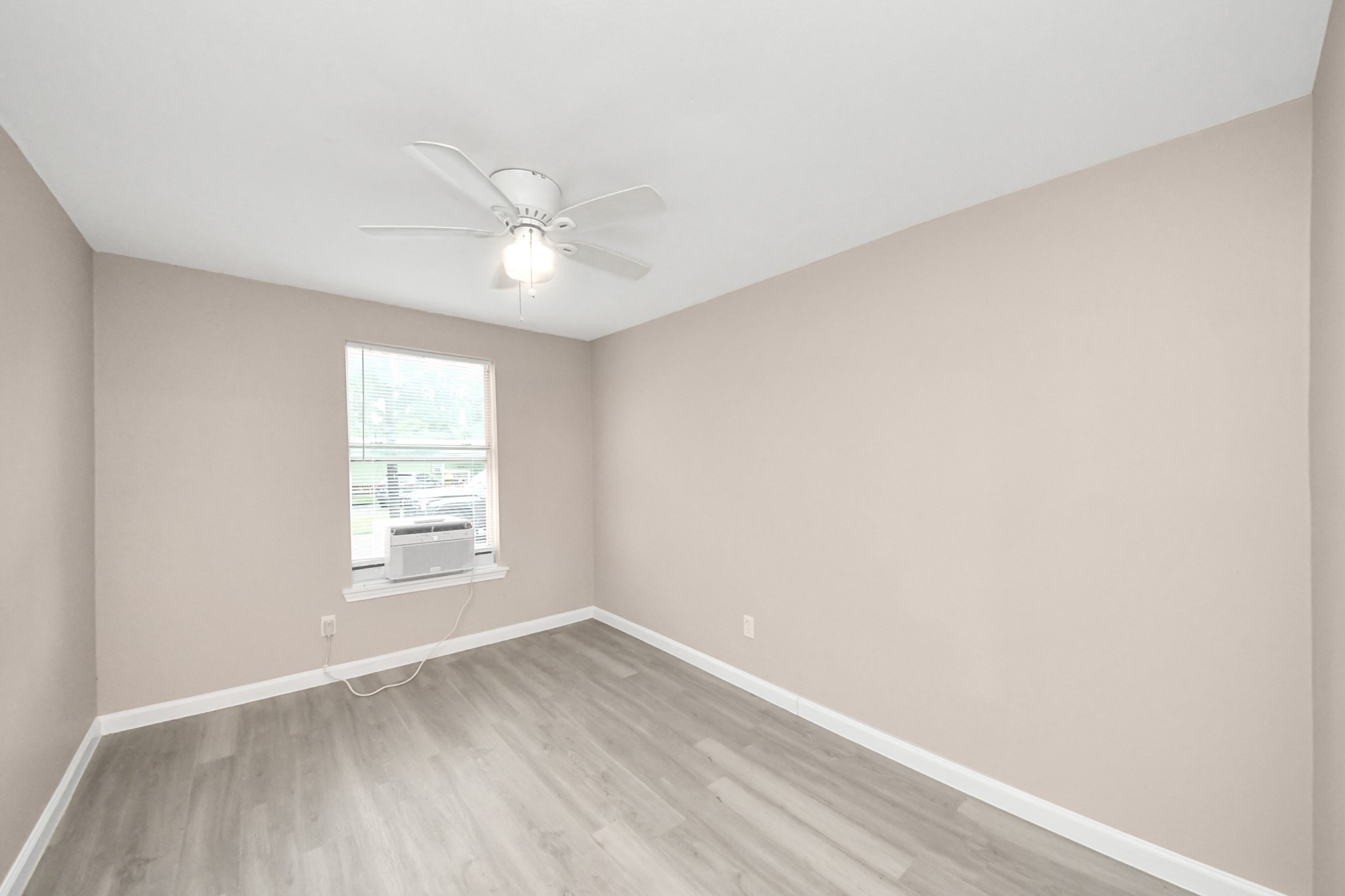 17111 River Road B Property Photo 13