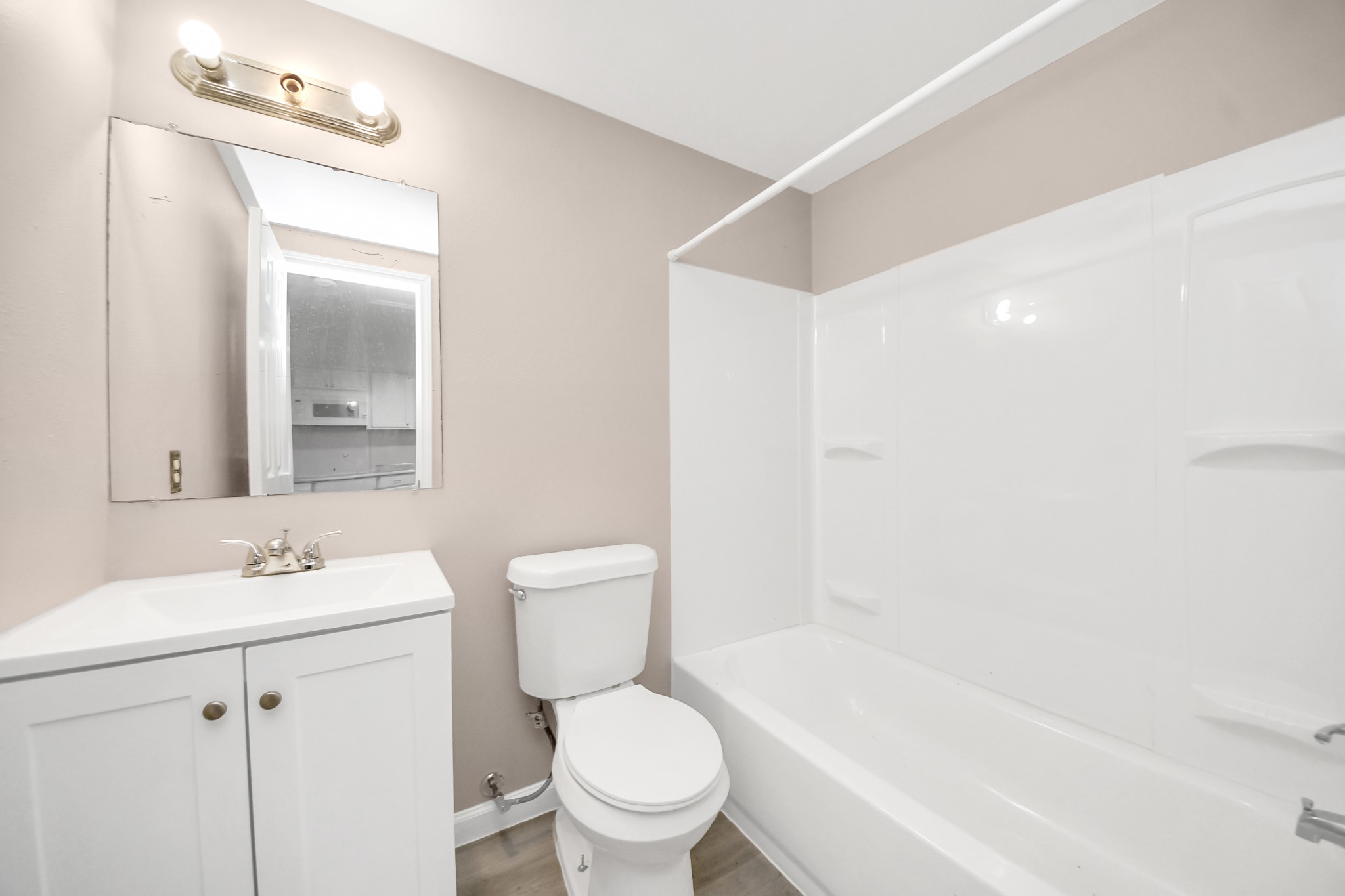 17111 River Road B Property Photo 14