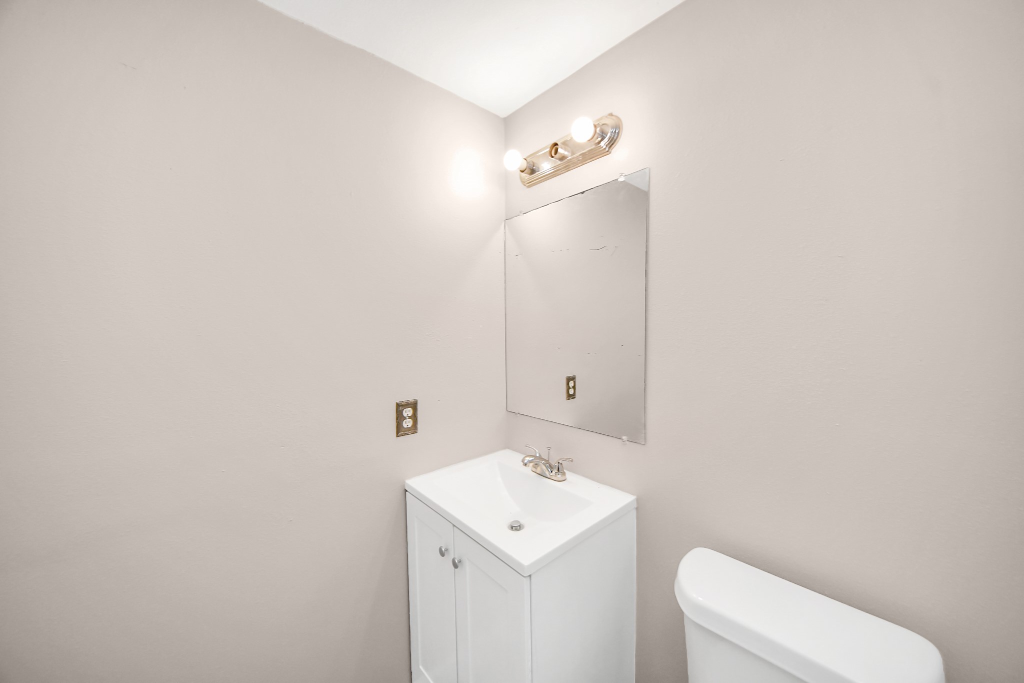 17111 River Road B Property Photo 15
