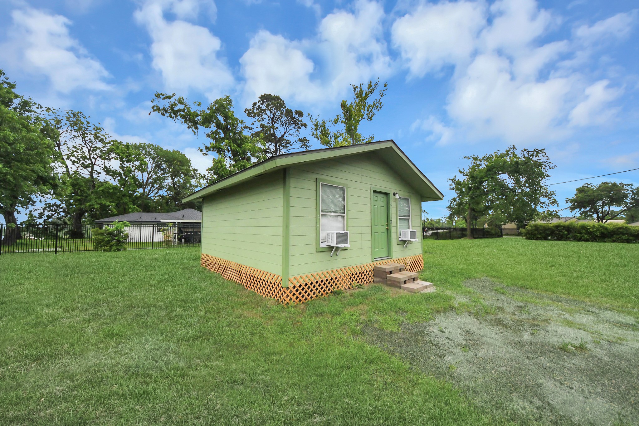 17111 River Road B Property Photo 19