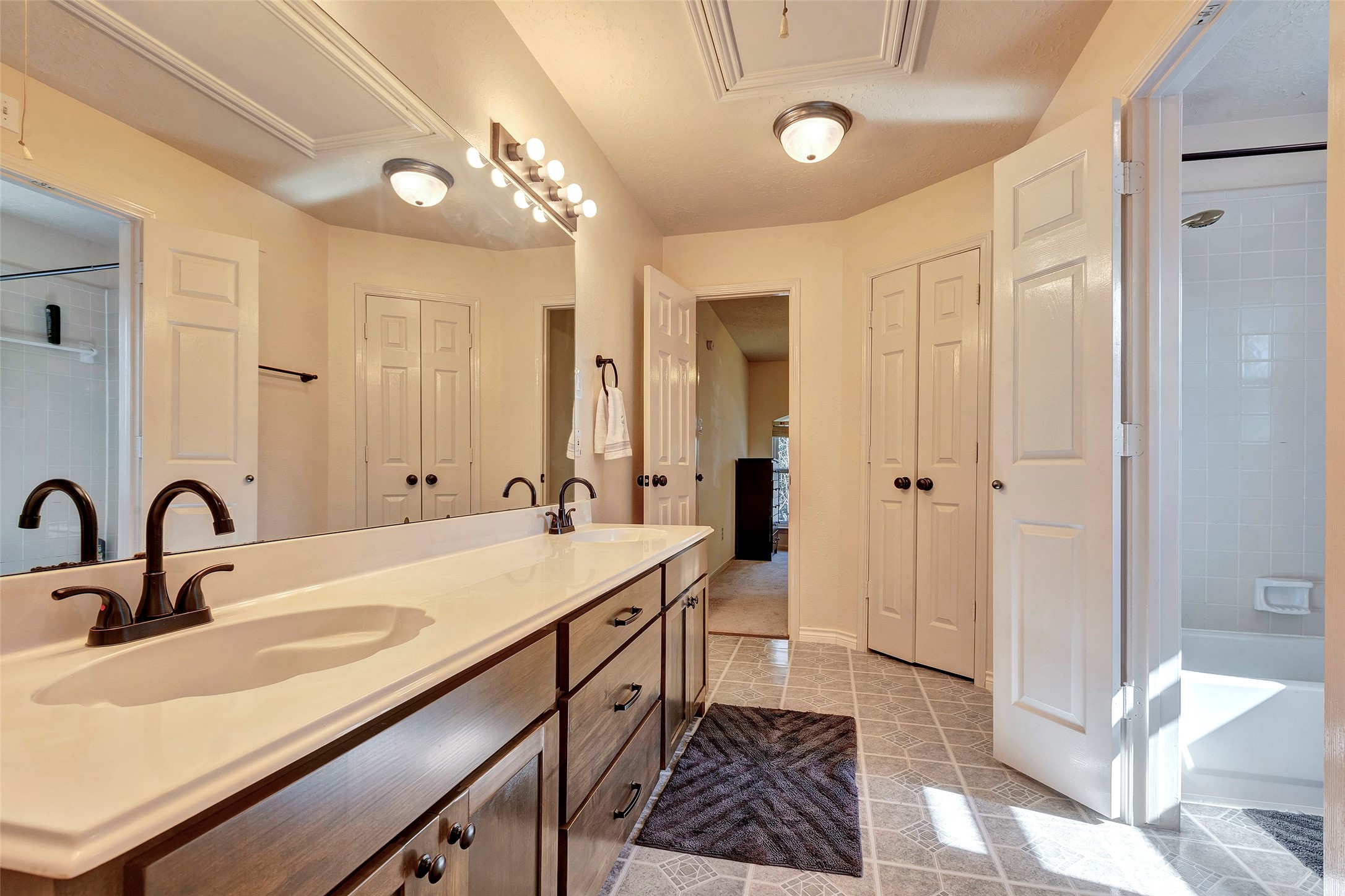 13722 Pear Woods Court Property Photo 17
