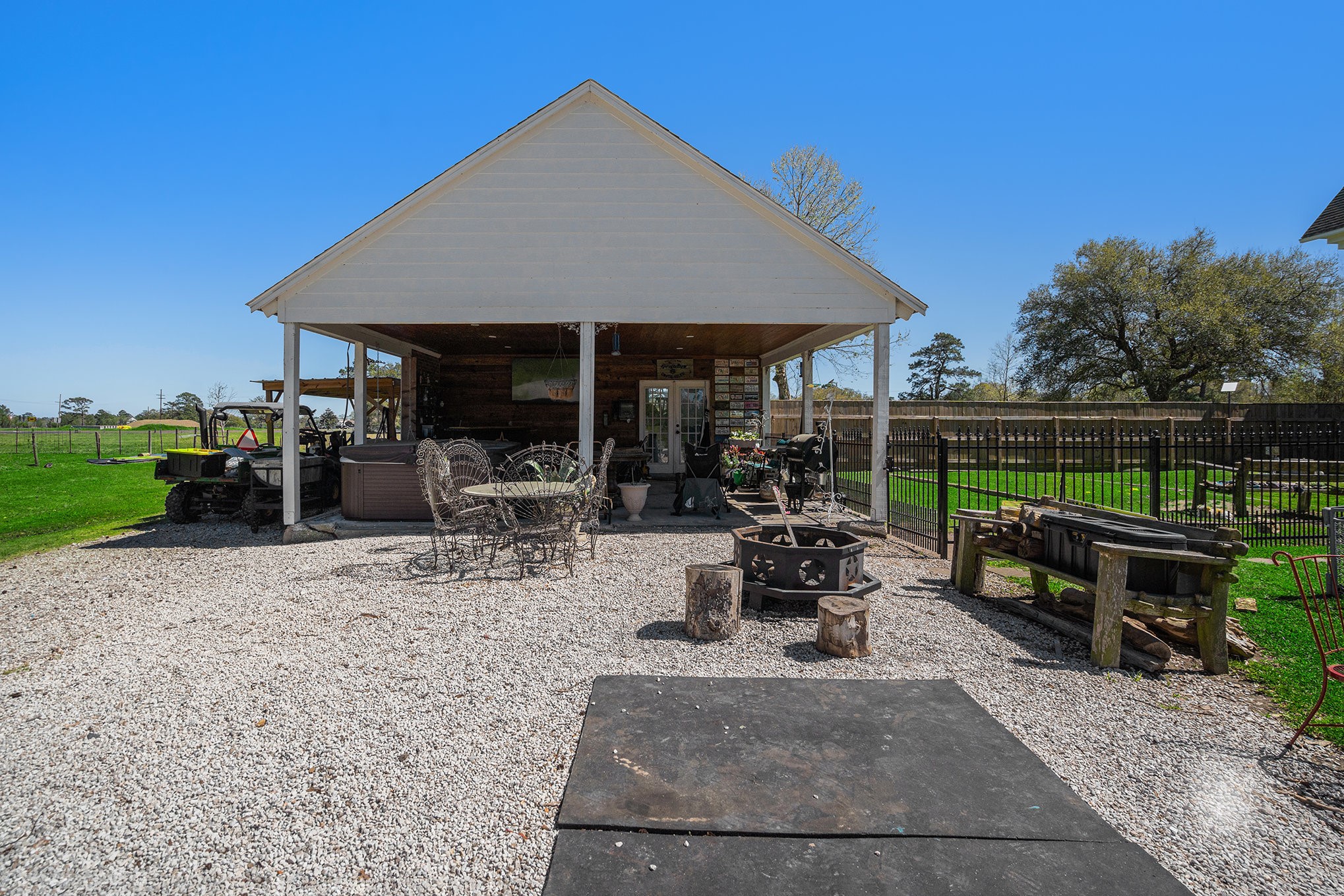 8334 Fm 562 Property Photo 11