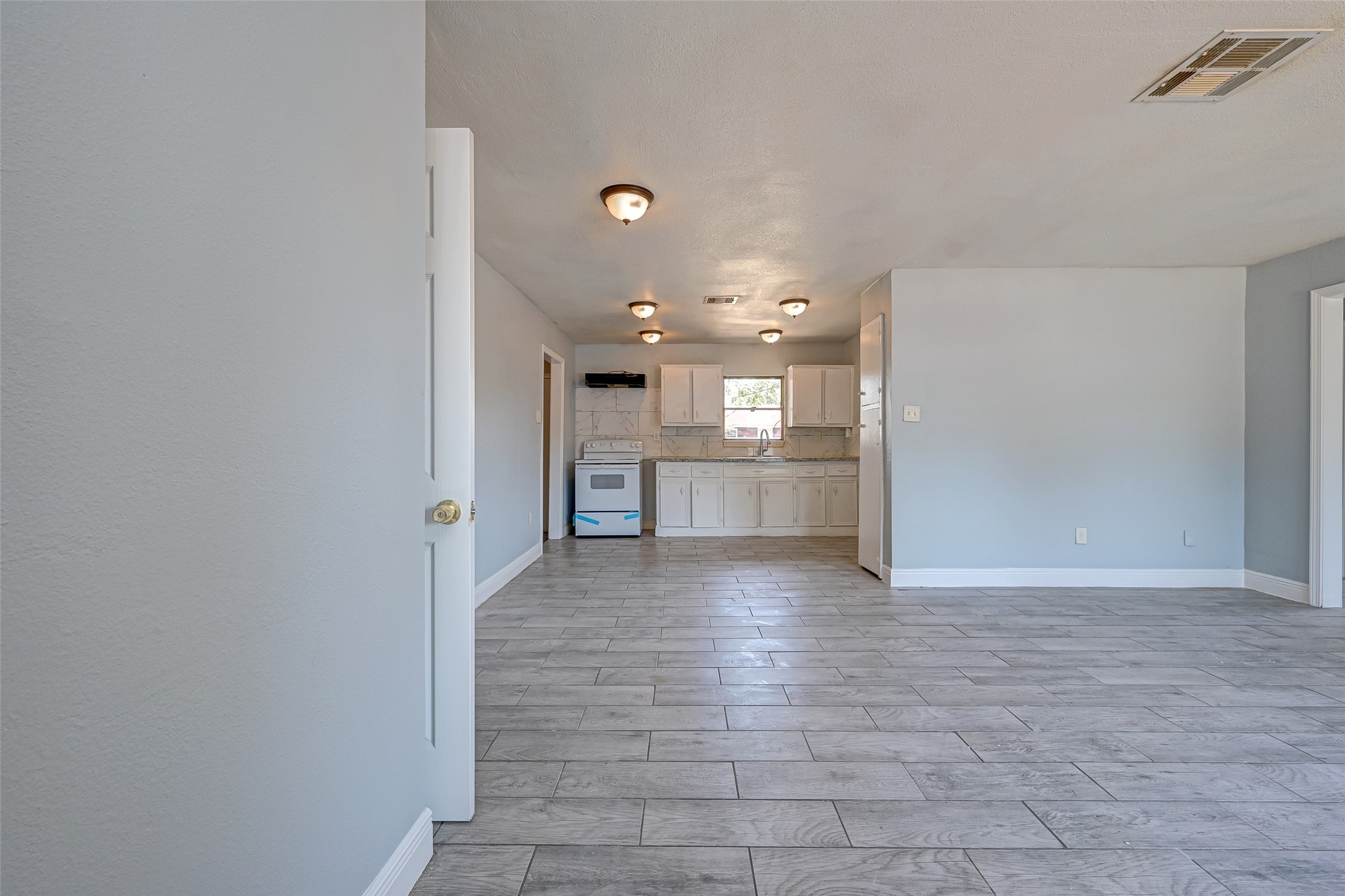 5859 Westover Street Property Photo 2