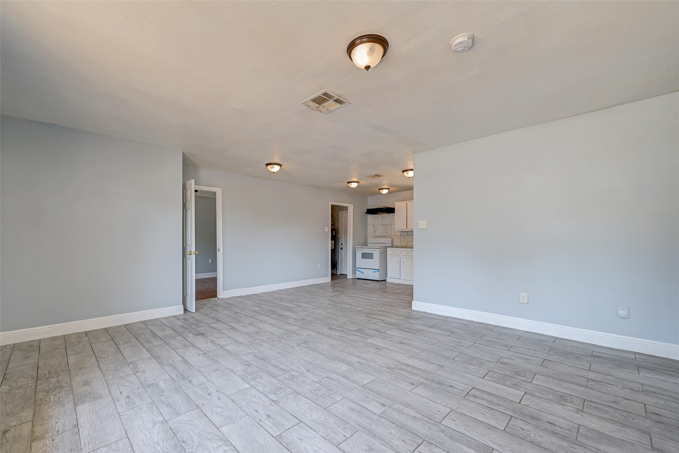 5859 Westover Street Property Photo 3