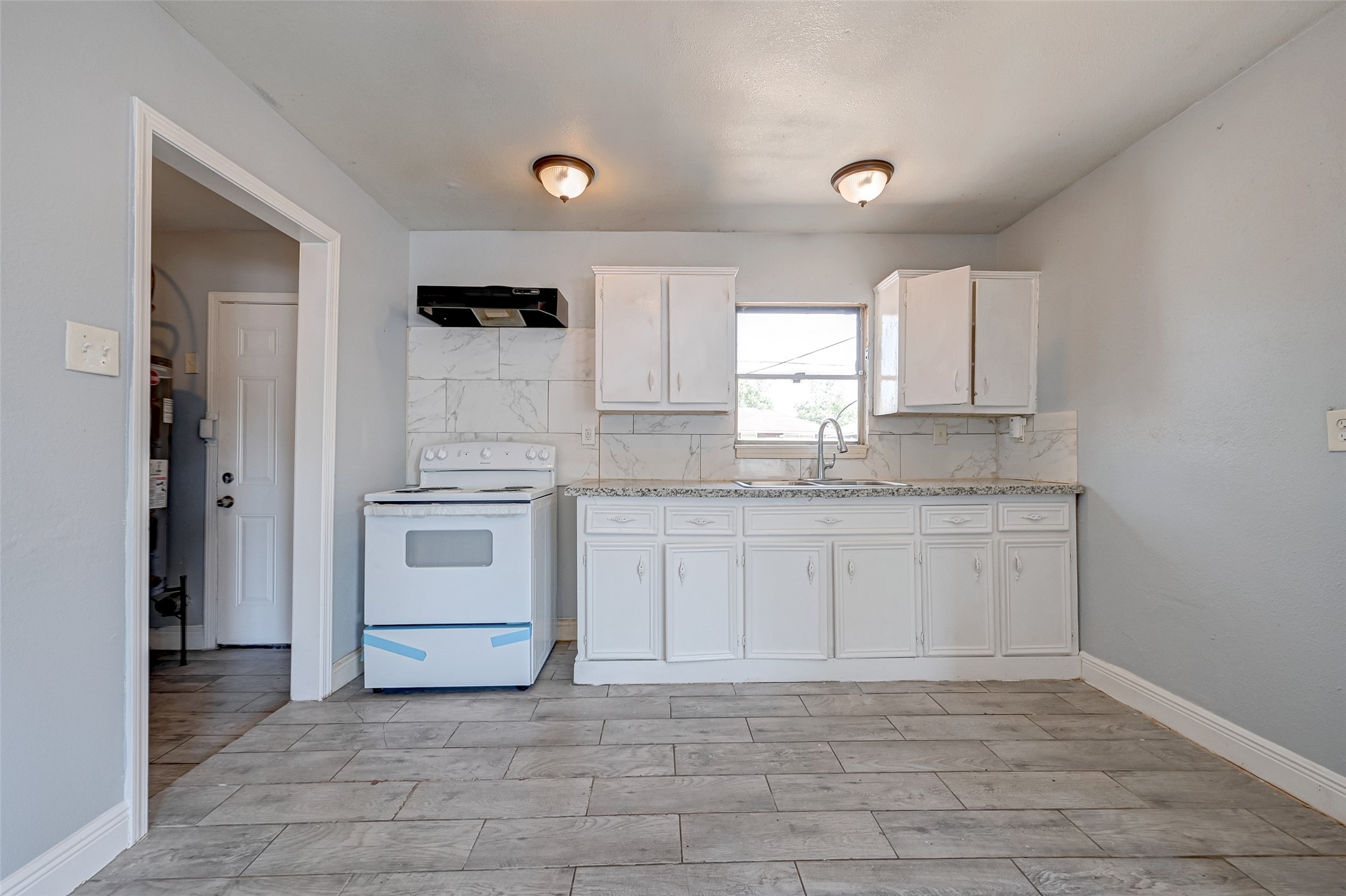 5859 Westover Street Property Photo 4