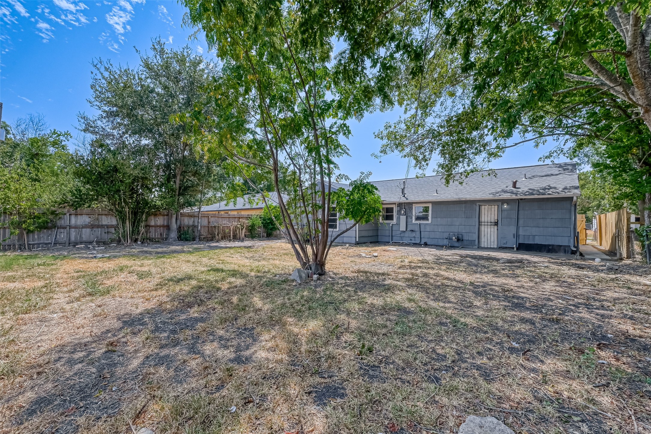 5859 Westover Street Property Photo 10