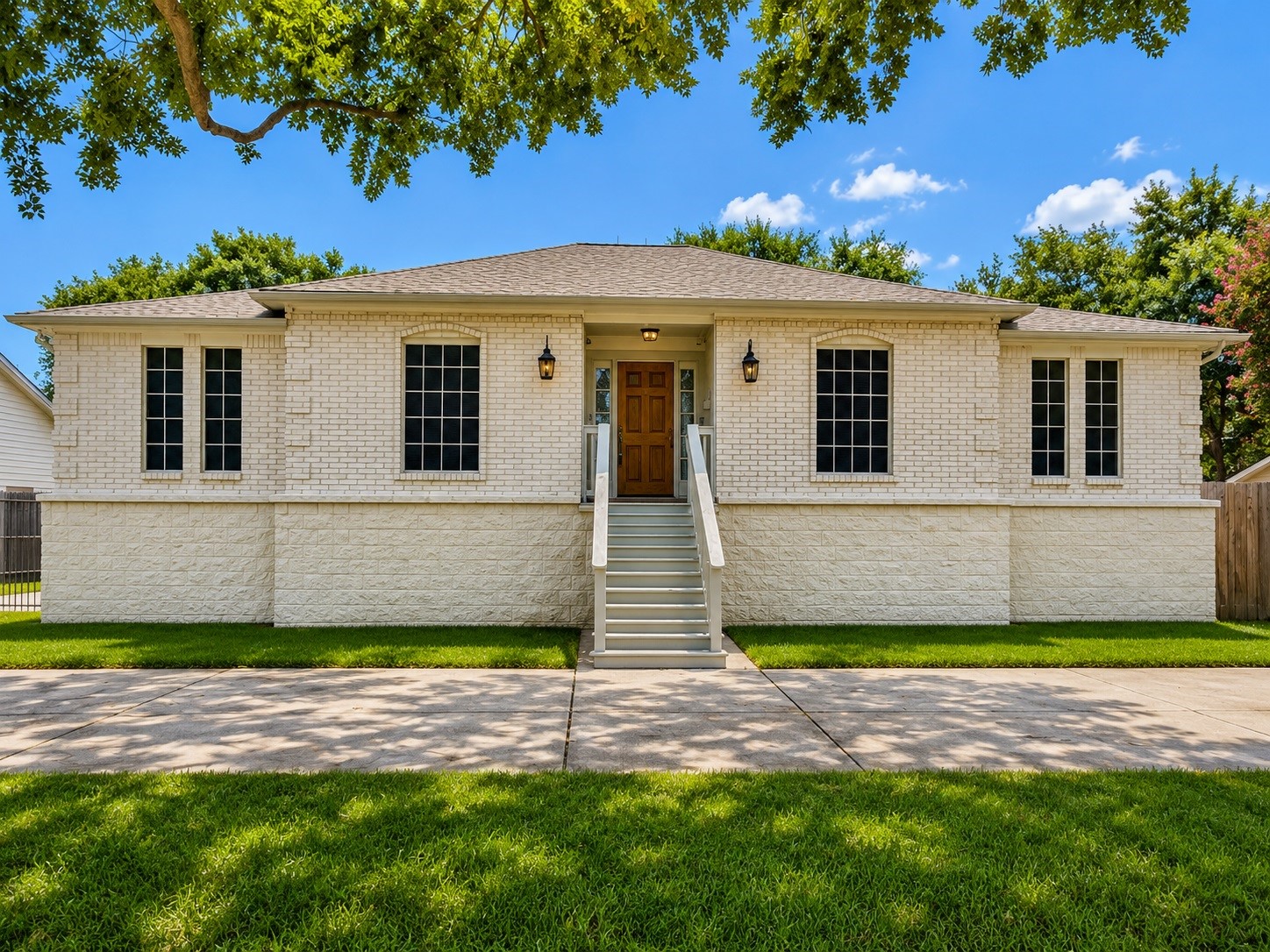 15310 Philippine Street Property Photo 3