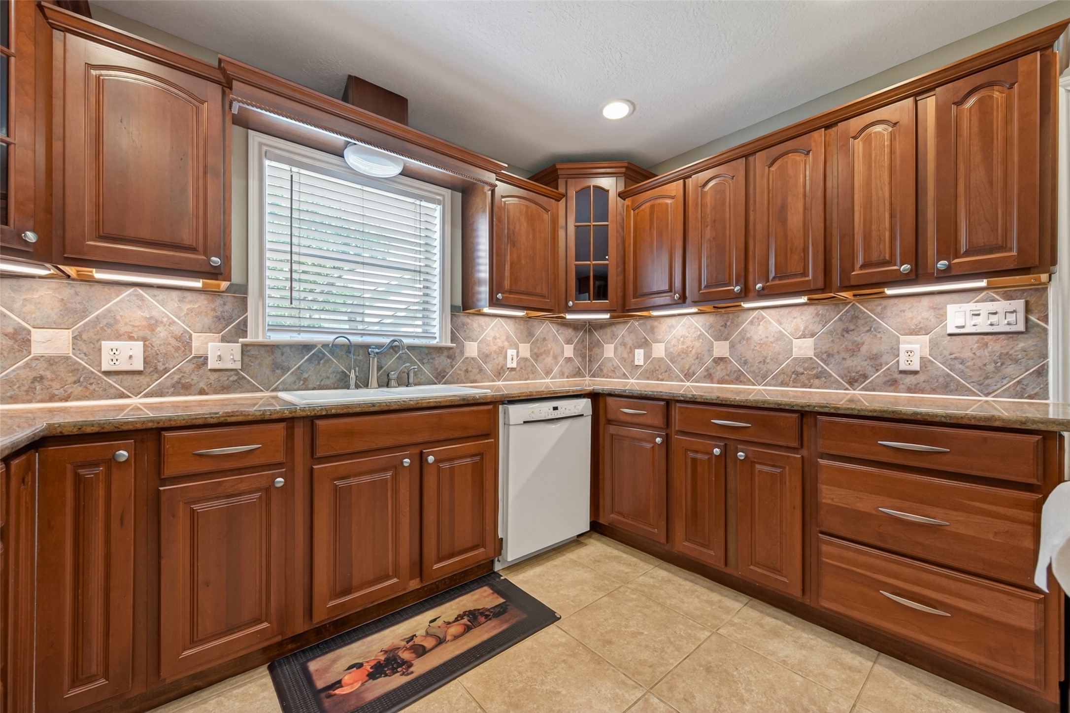 15310 Philippine Street Property Photo 17