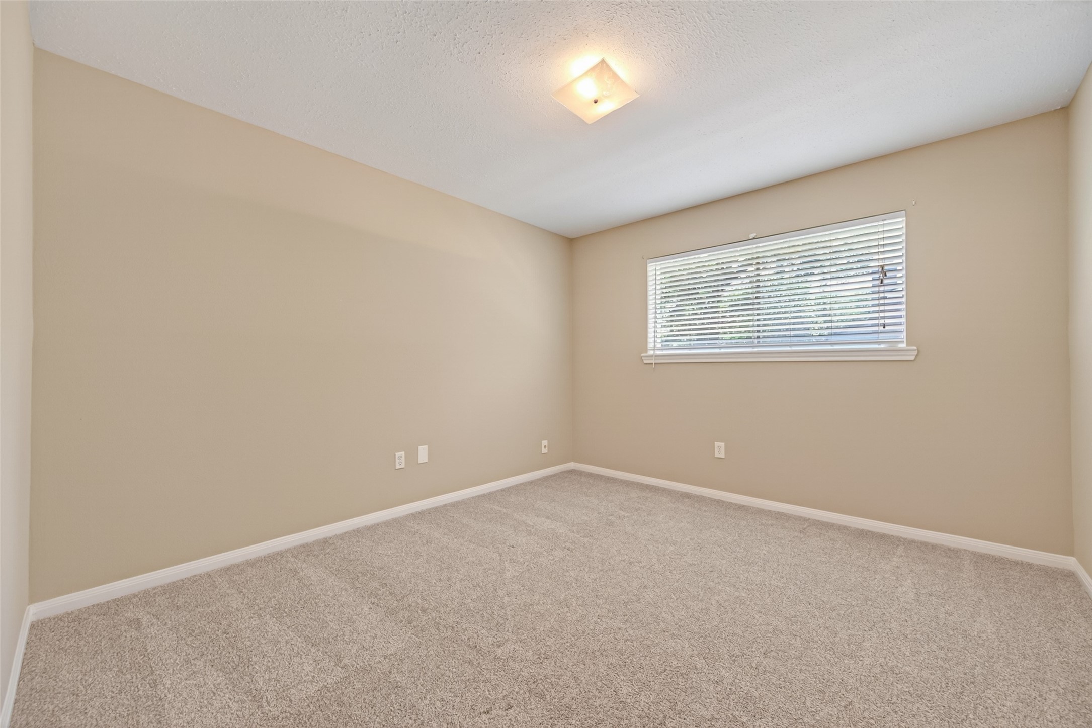 15310 Philippine Street Property Photo 30