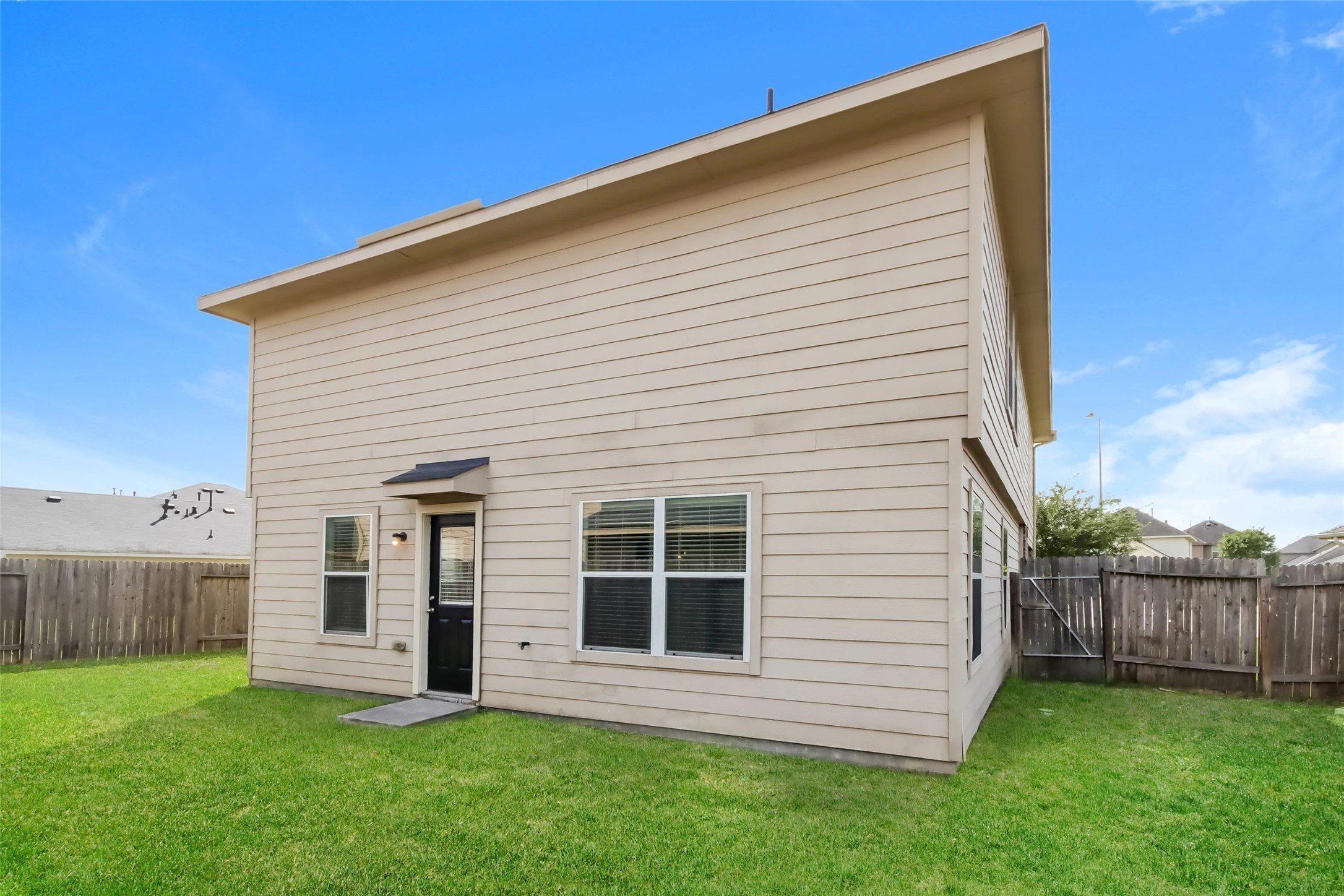 2411 Sailors Way Property Photo 2