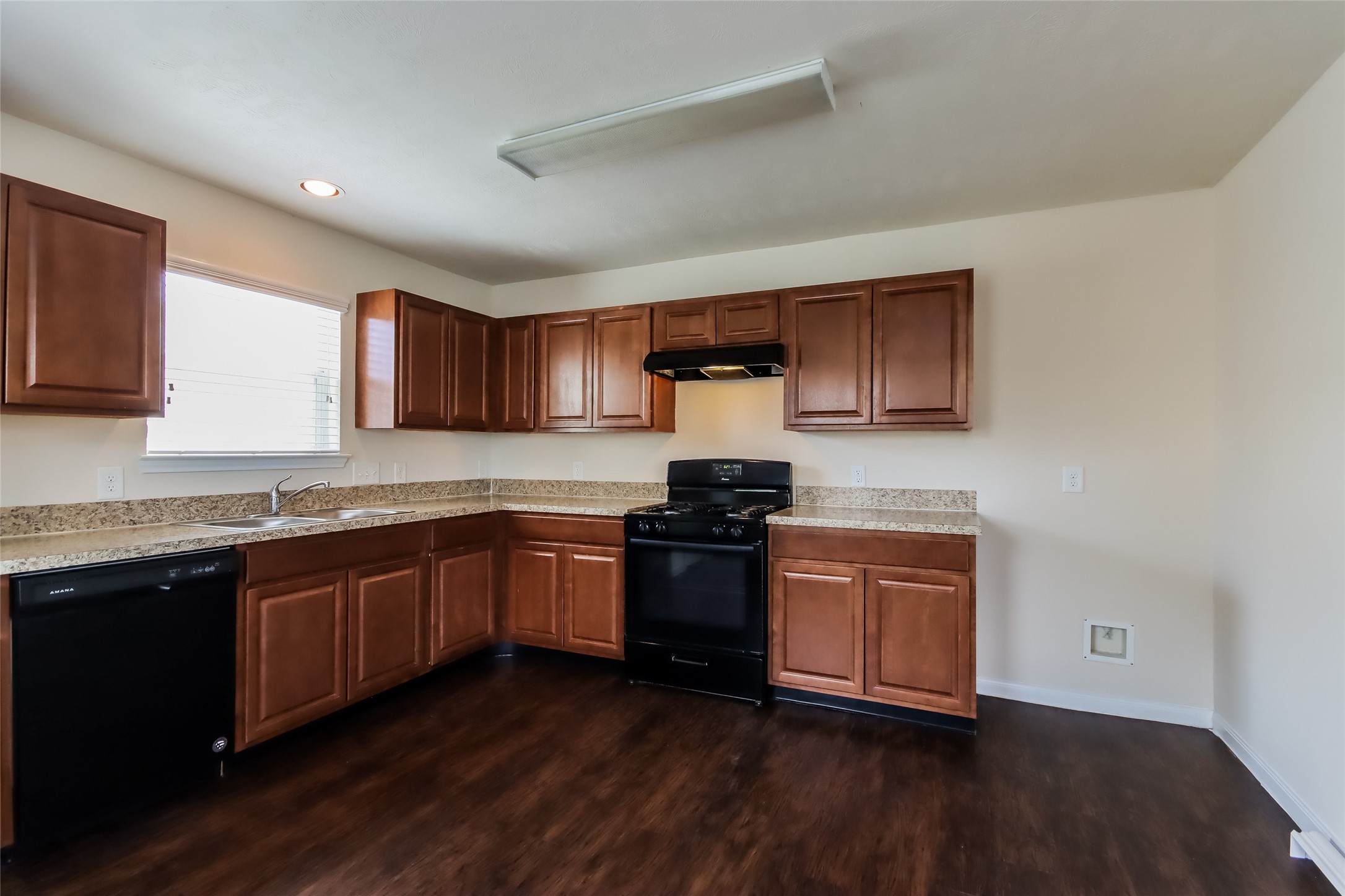 2411 Sailors Way Property Photo 4