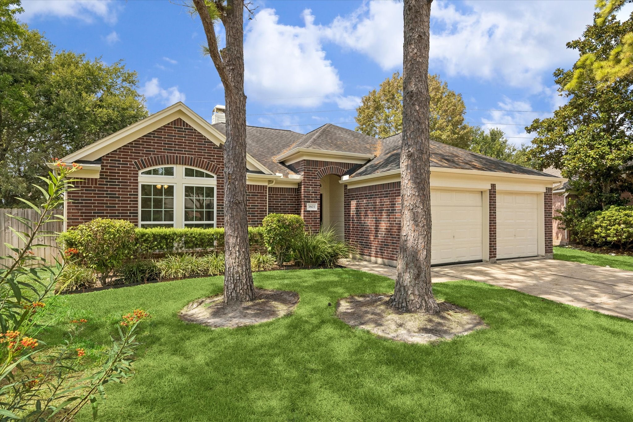 3803 Summerfield Drive Property Photo 2
