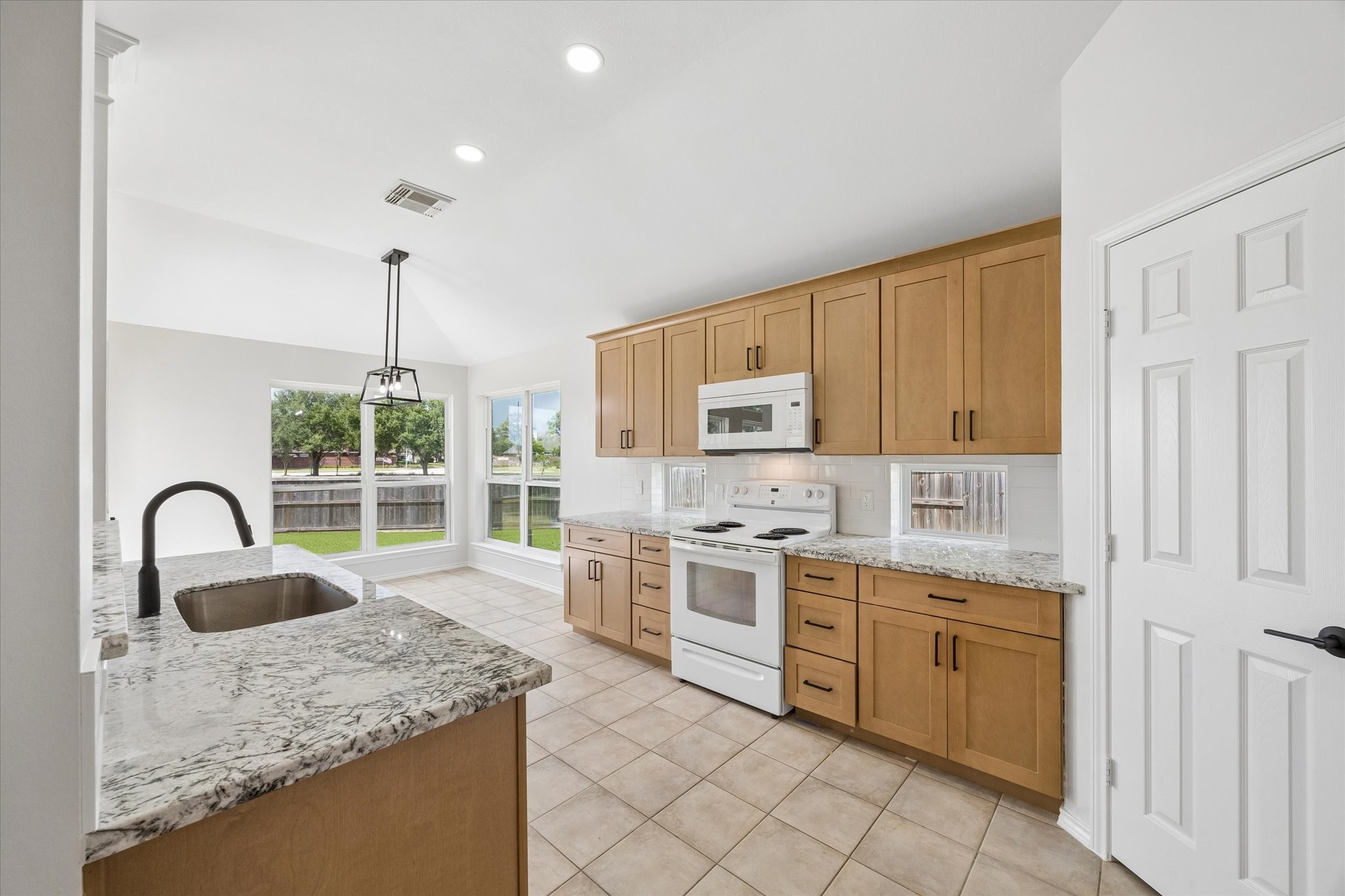 3803 Summerfield Drive Property Photo 16