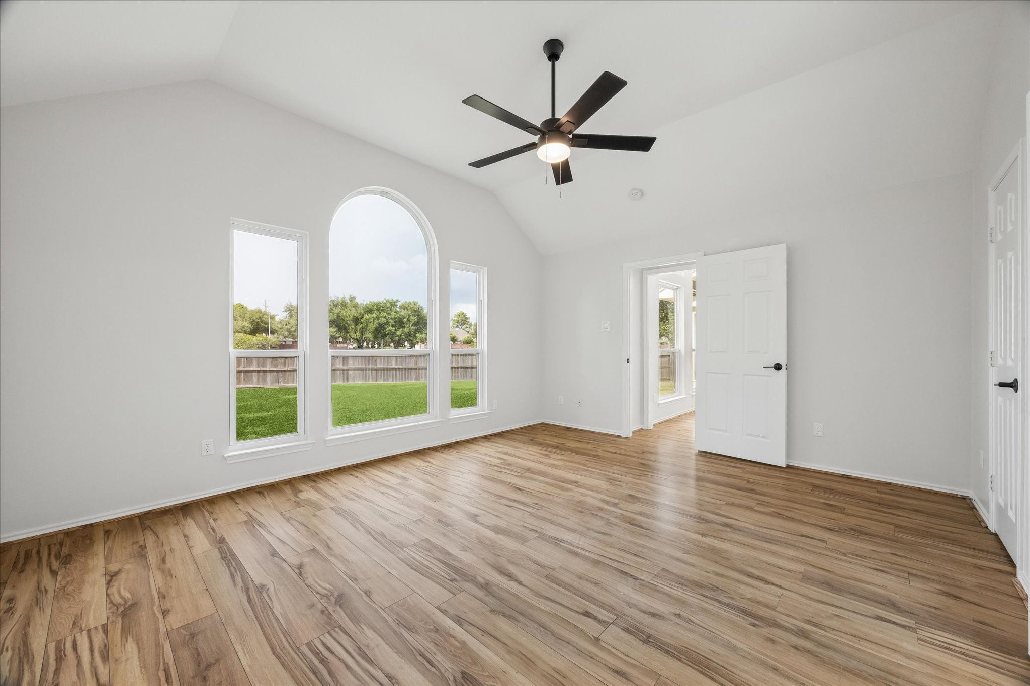 3803 Summerfield Drive Property Photo 23