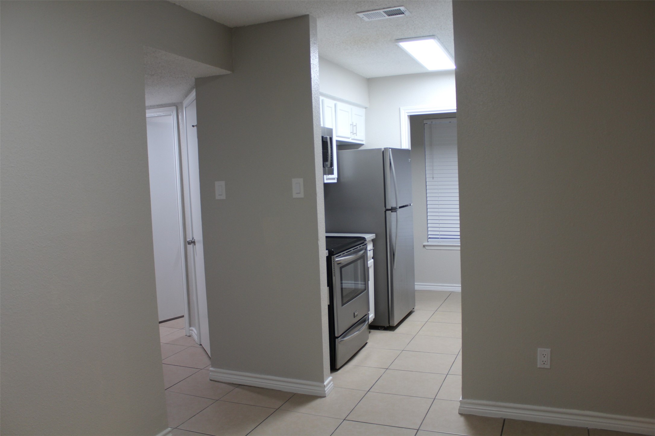 1122 Brenda Lane A Property Photo 3
