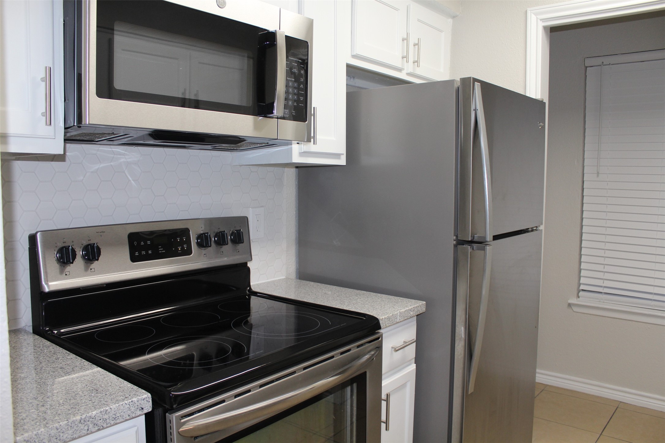 1122 Brenda Lane A Property Photo 4