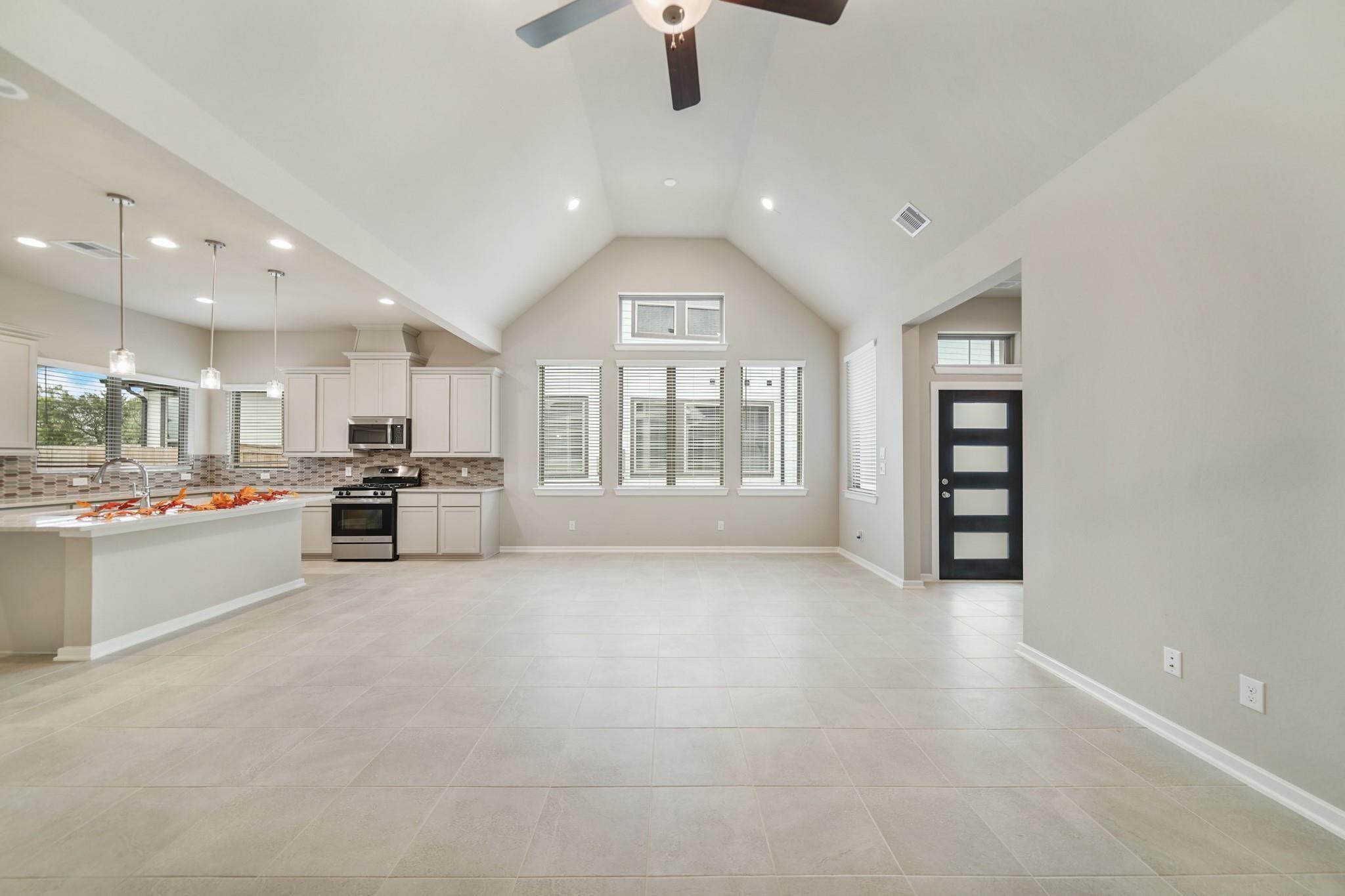 1547 Crystal Stream Drive Property Photo 10