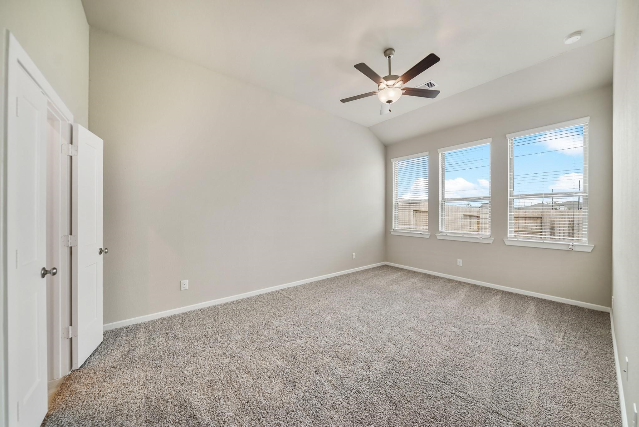 1547 Crystal Stream Drive Property Photo 18