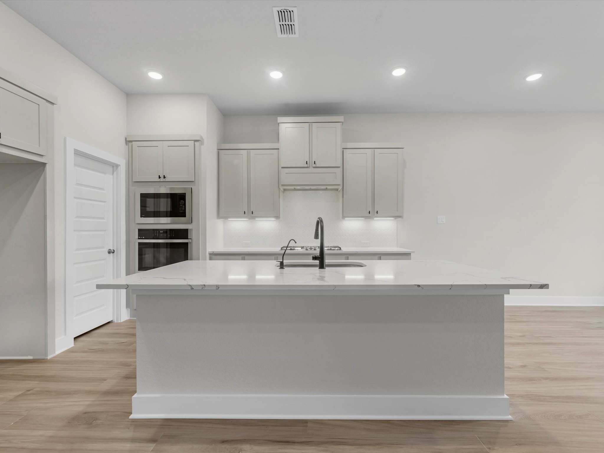 17914 Carnation Glen Drive Property Photo 2