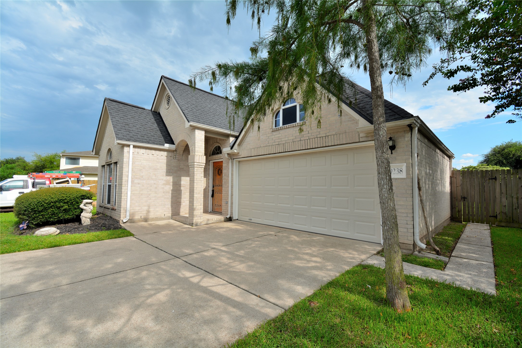 9238 Clearwood Landing Boulevard Property Photo 1