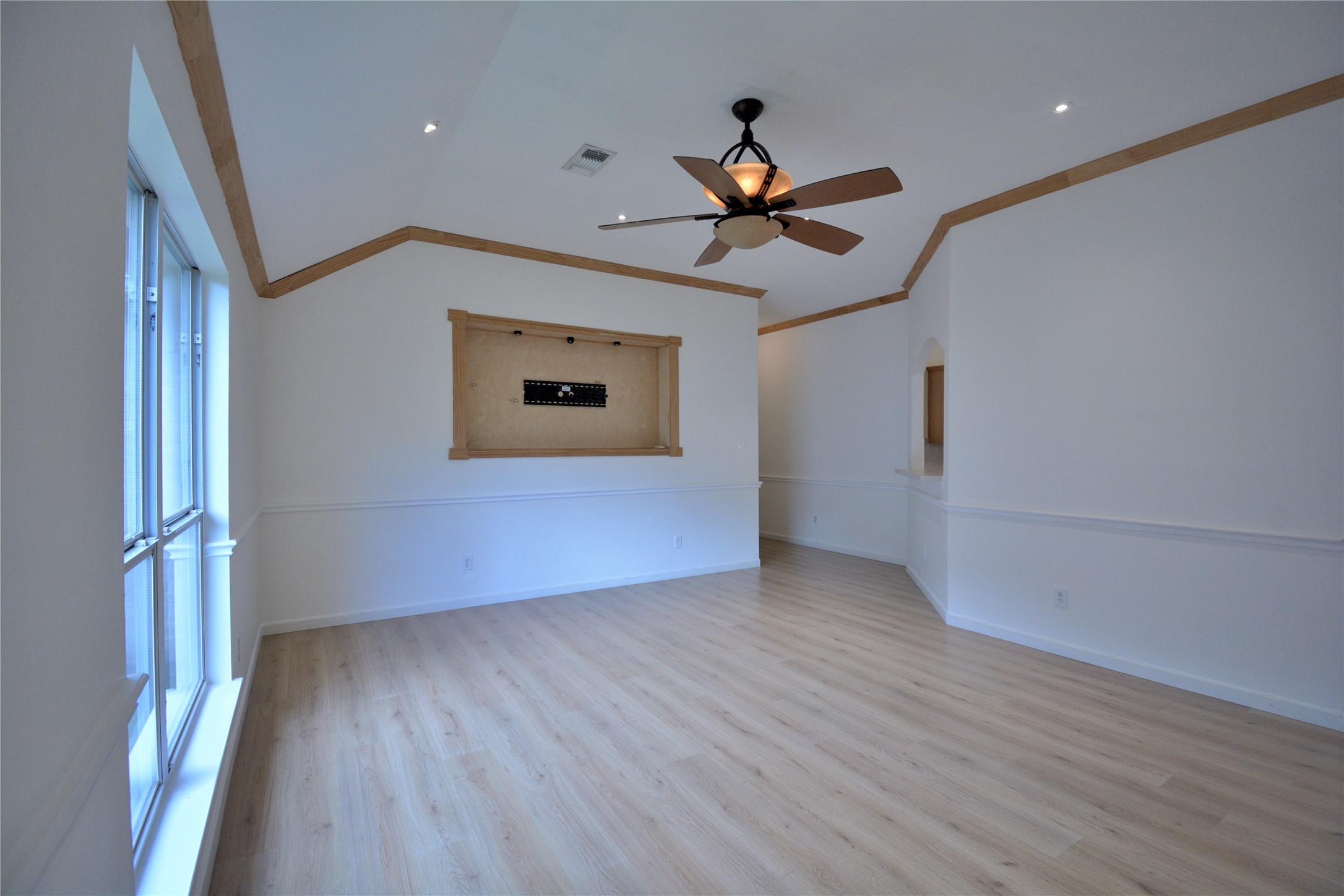 9238 Clearwood Landing Boulevard Property Photo 5