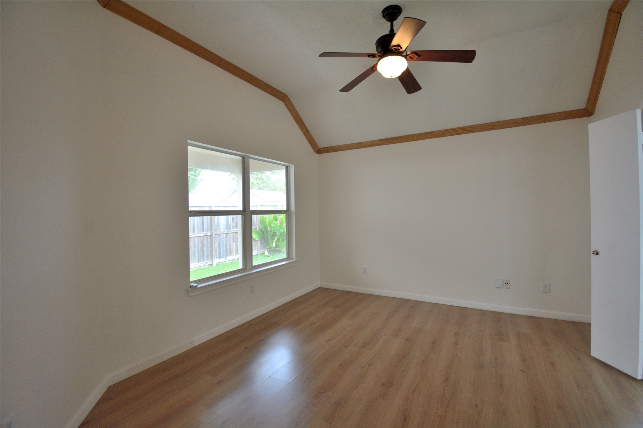 9238 Clearwood Landing Boulevard Property Photo 10