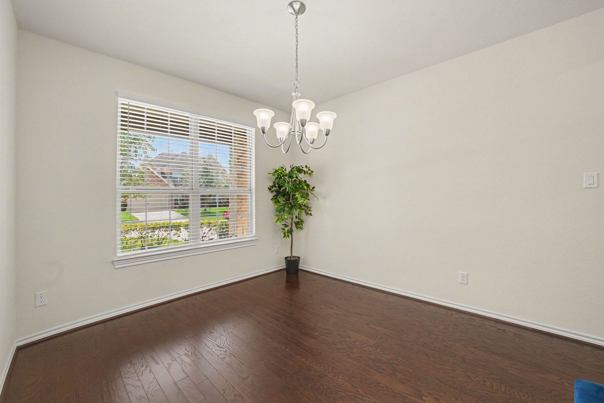 24922 Meadowthorn Crest Lane Property Photo 10
