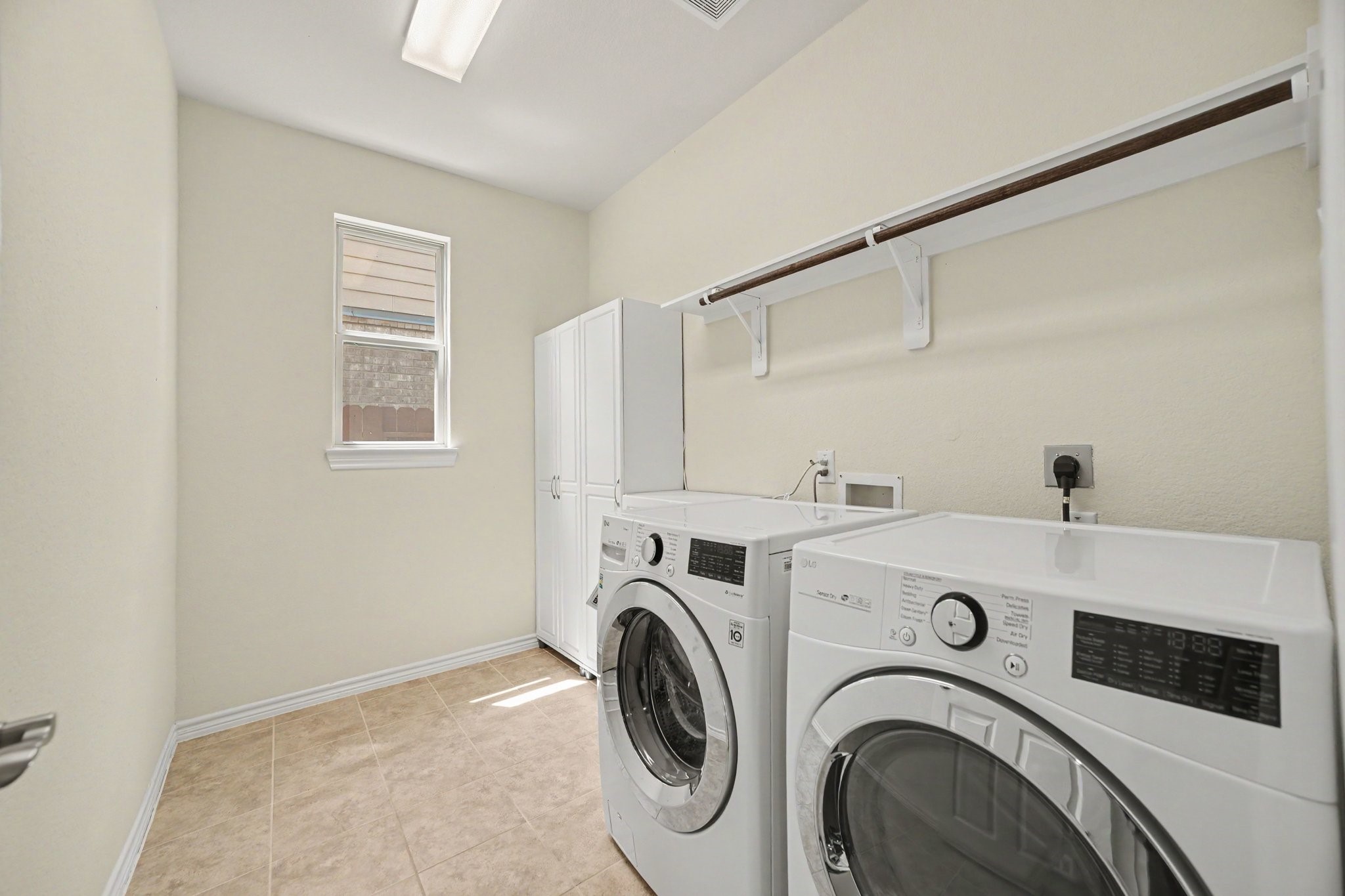 24922 Meadowthorn Crest Lane Property Photo 46