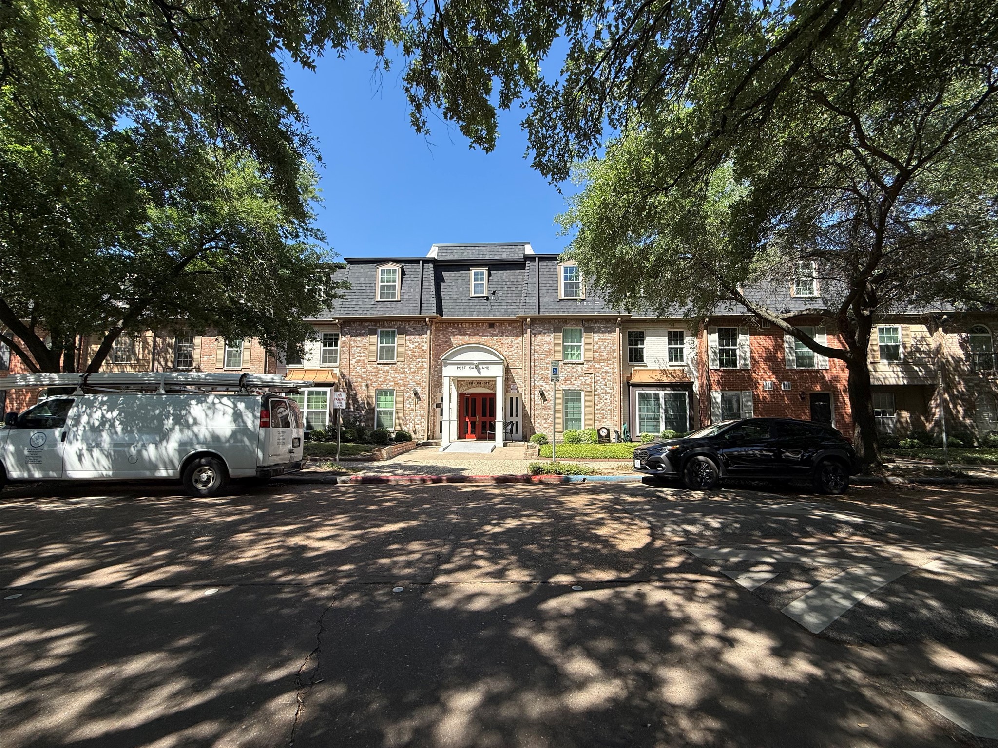351 N Post Oak Lane 808 Property Photo 5