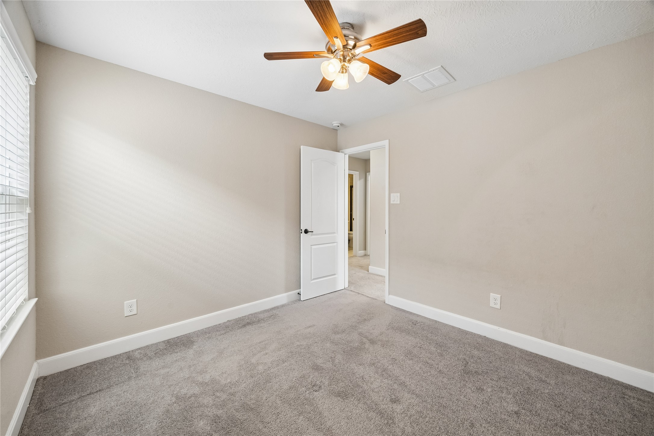 1851 Commons Glen Drive Property Photo 18