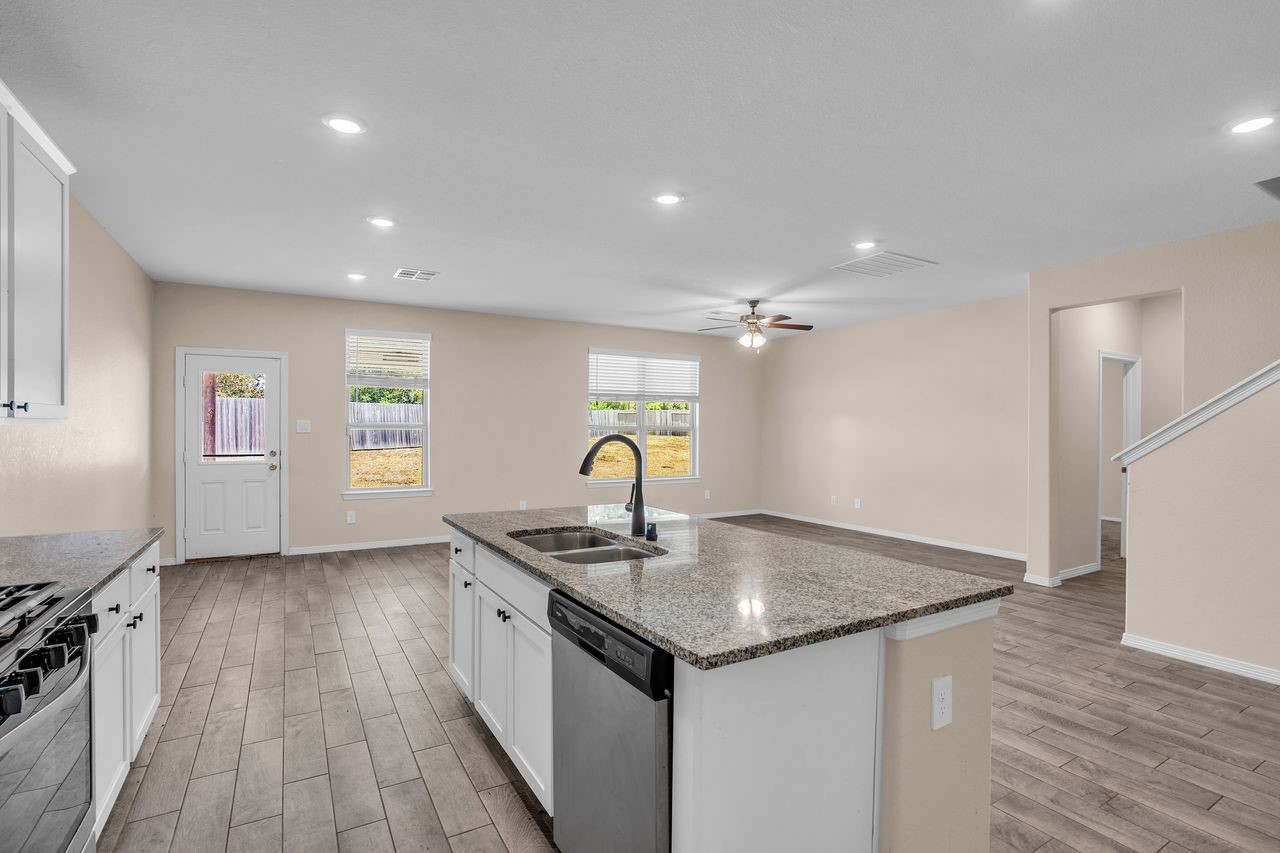 14499 Sunny Bend Way Property Photo 6