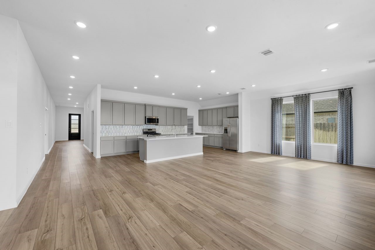 8746 Jade Hill Drive Property Photo 3