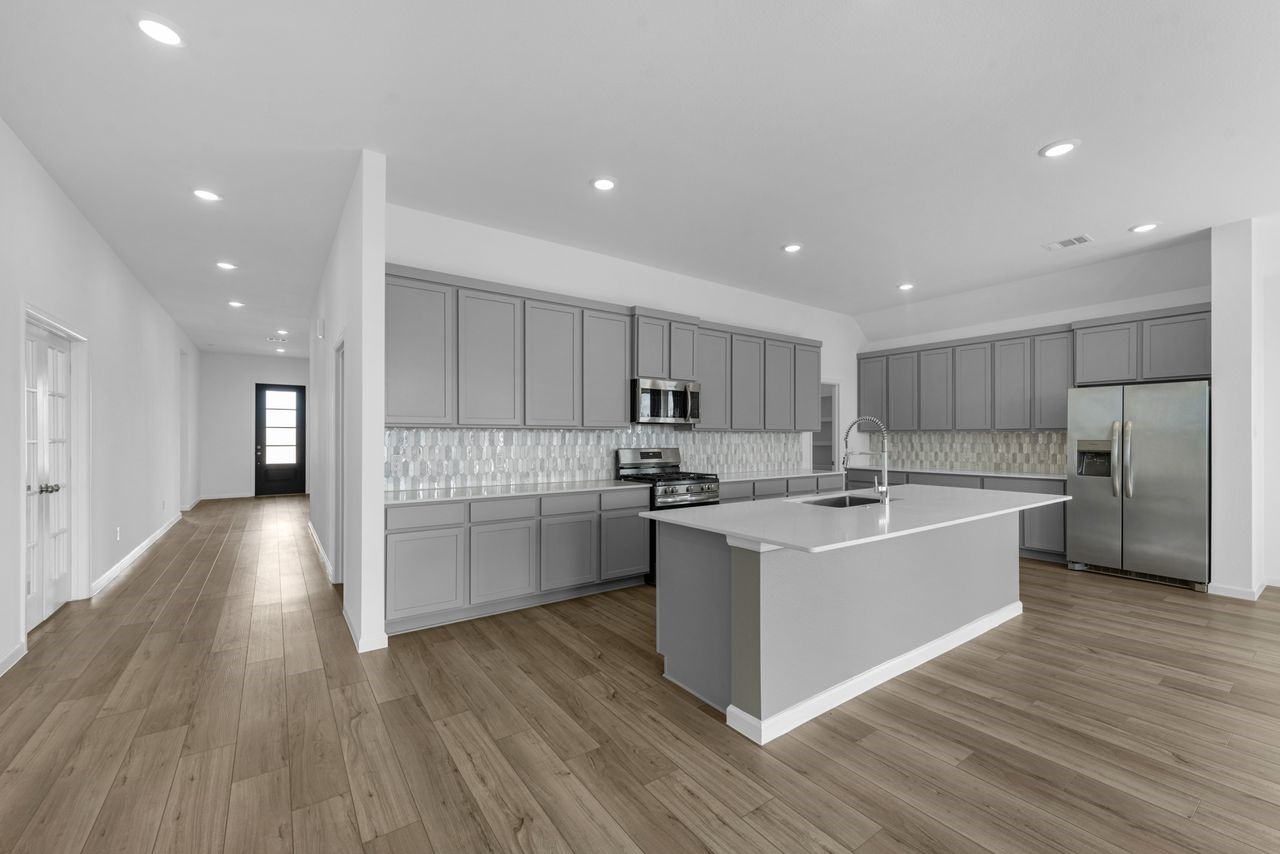 8746 Jade Hill Drive Property Photo 4
