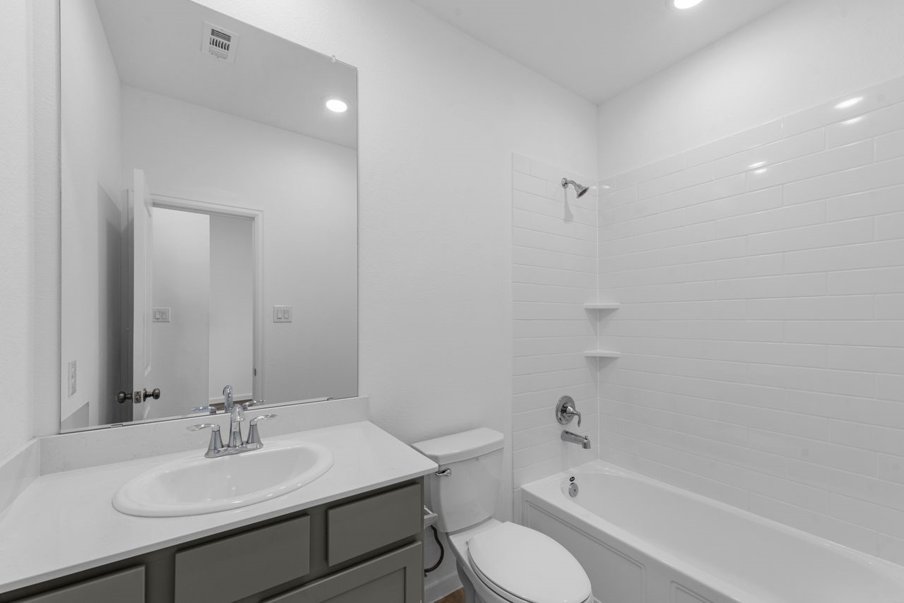 8746 Jade Hill Drive Property Photo 12