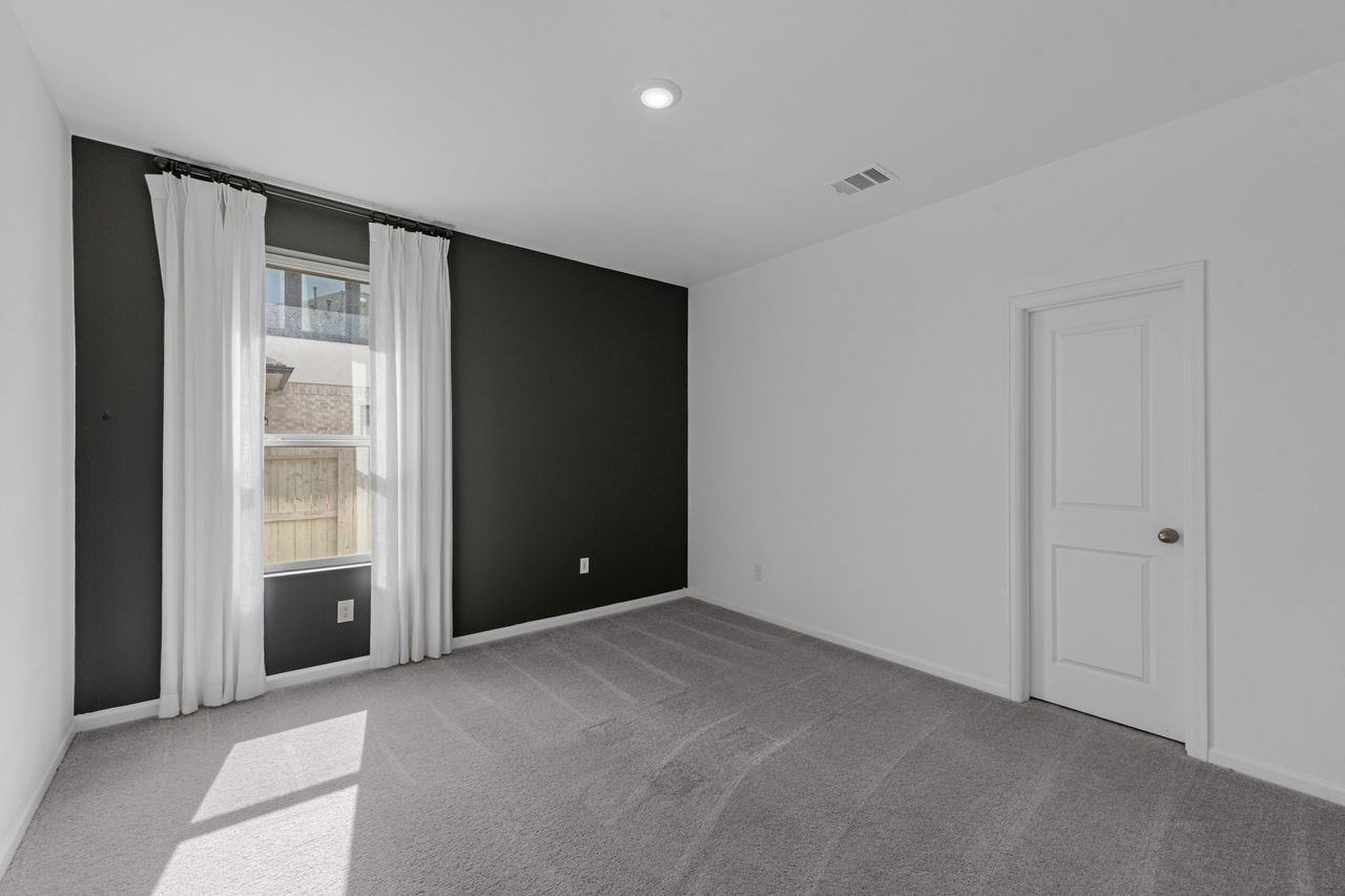 8746 Jade Hill Drive Property Photo 15