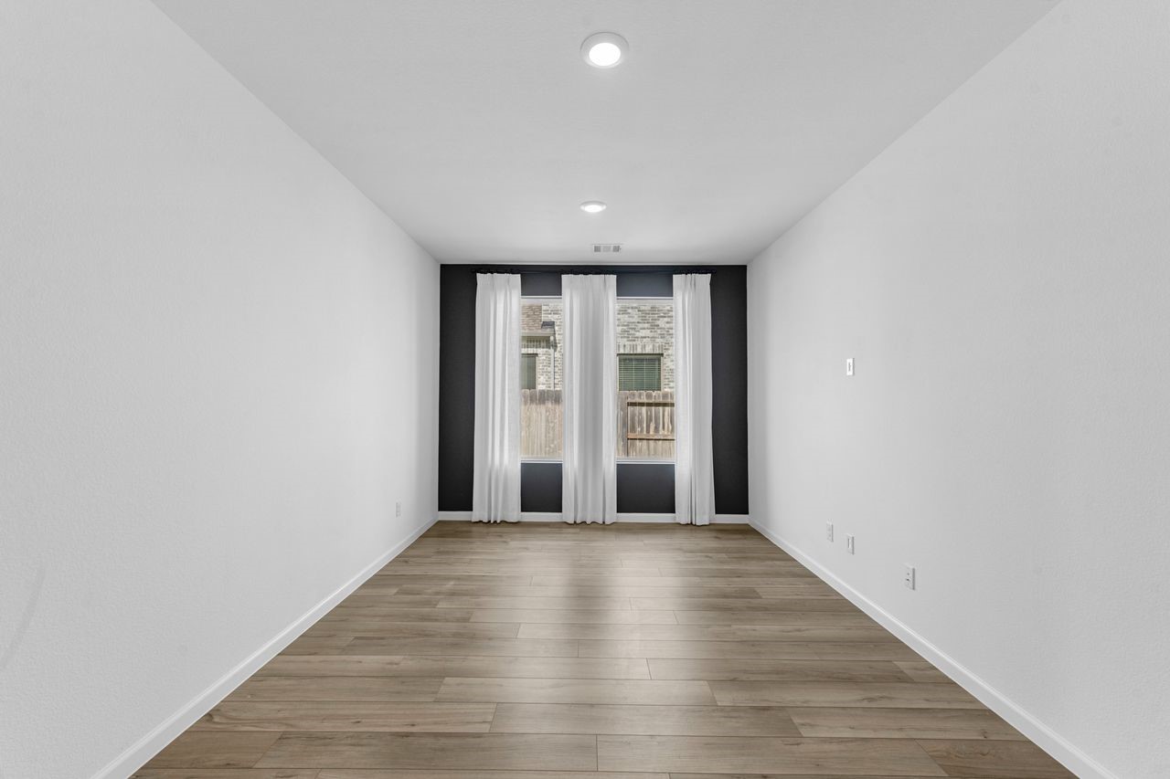 8746 Jade Hill Drive Property Photo 16