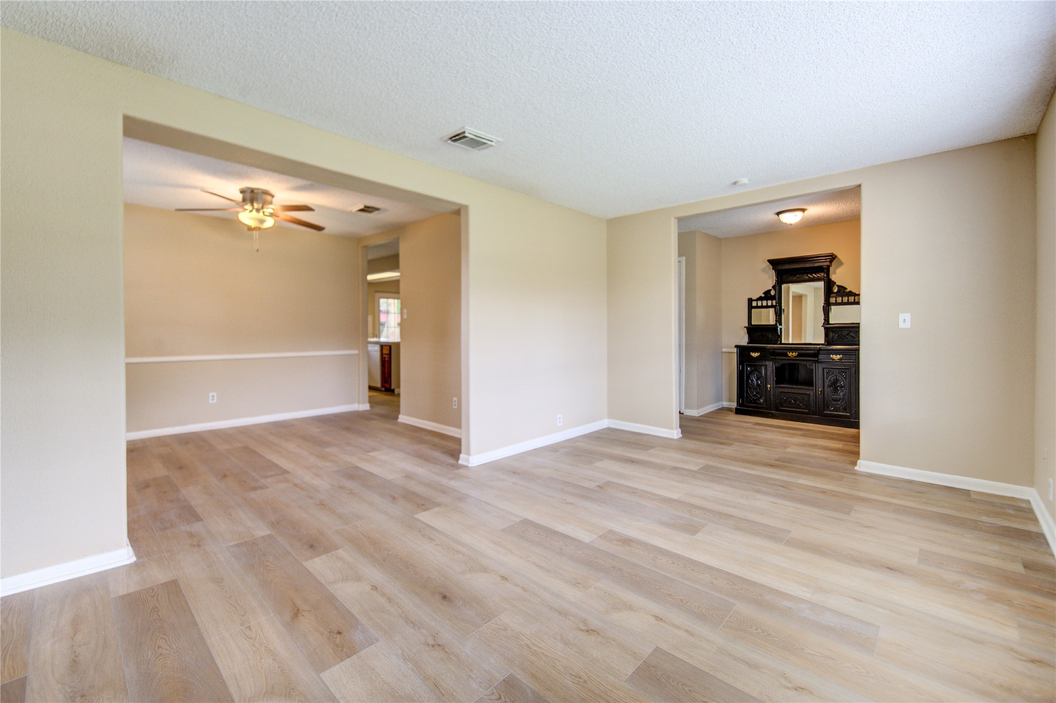 12103 Alston Drive Property Photo 8