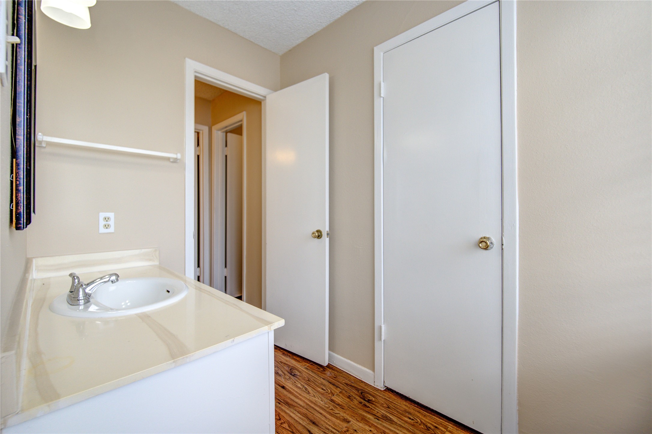 12103 Alston Drive Property Photo 28