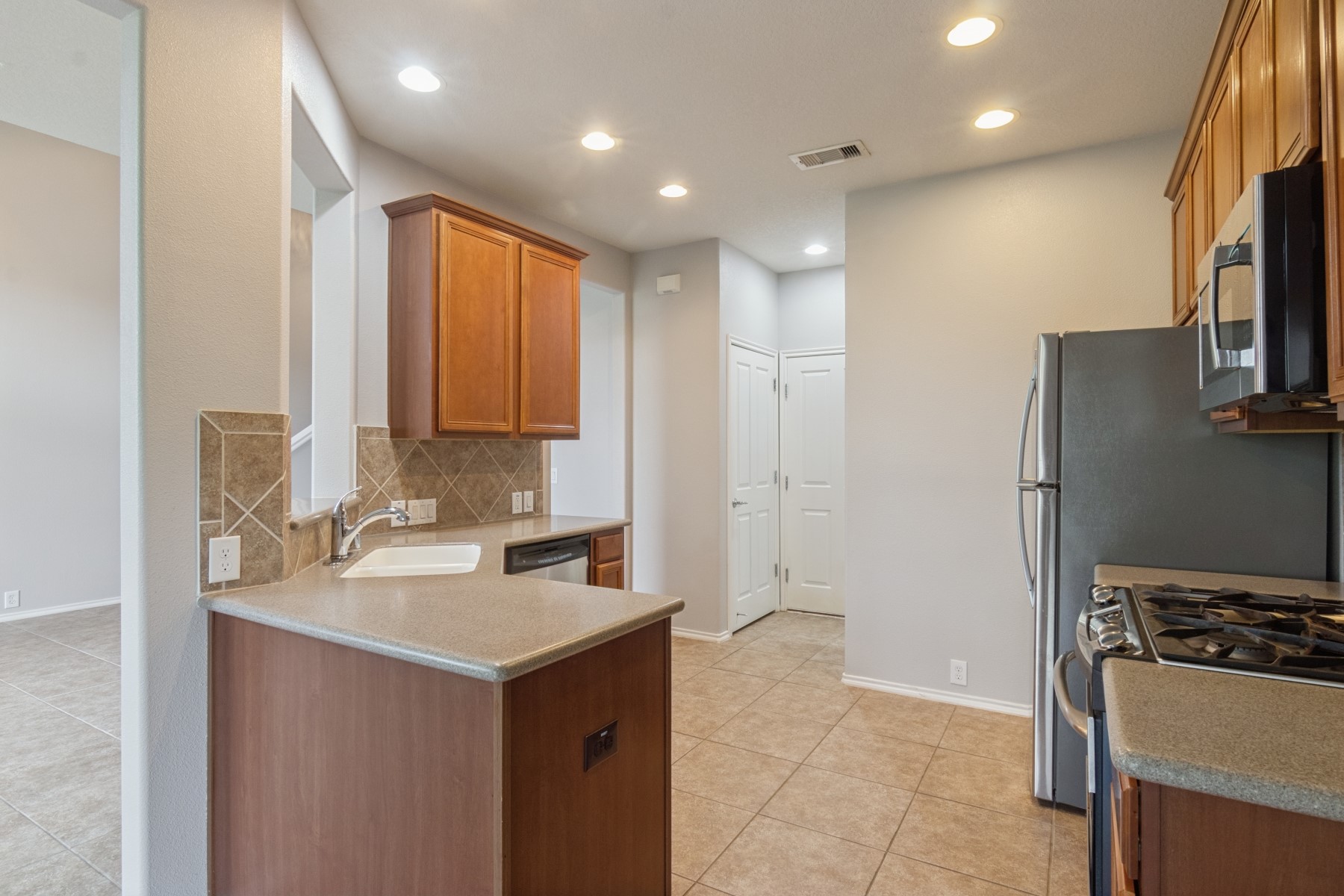 13600 Breton Ridge Street 30c Property Photo 11