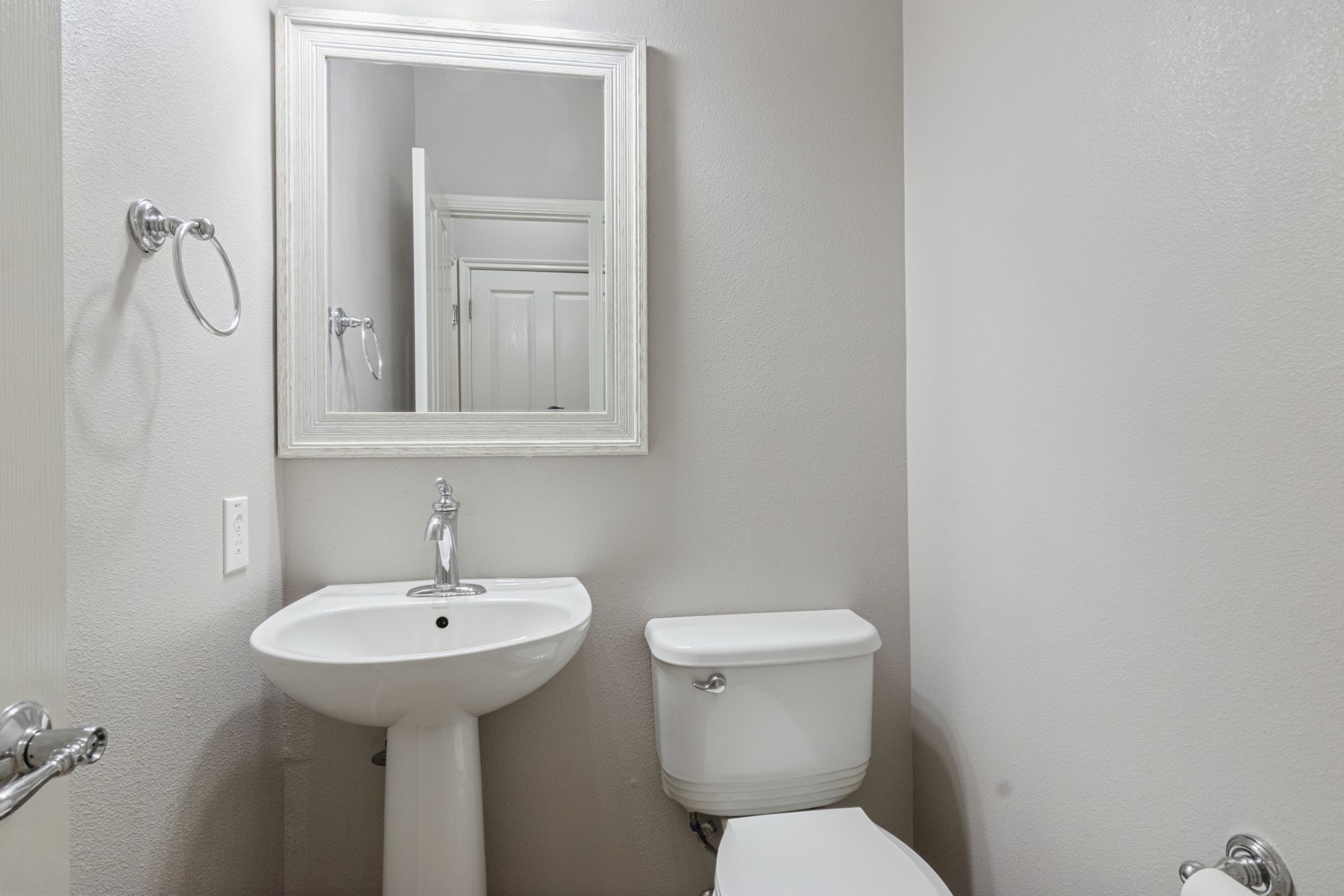 13600 Breton Ridge Street 30c Property Photo 22